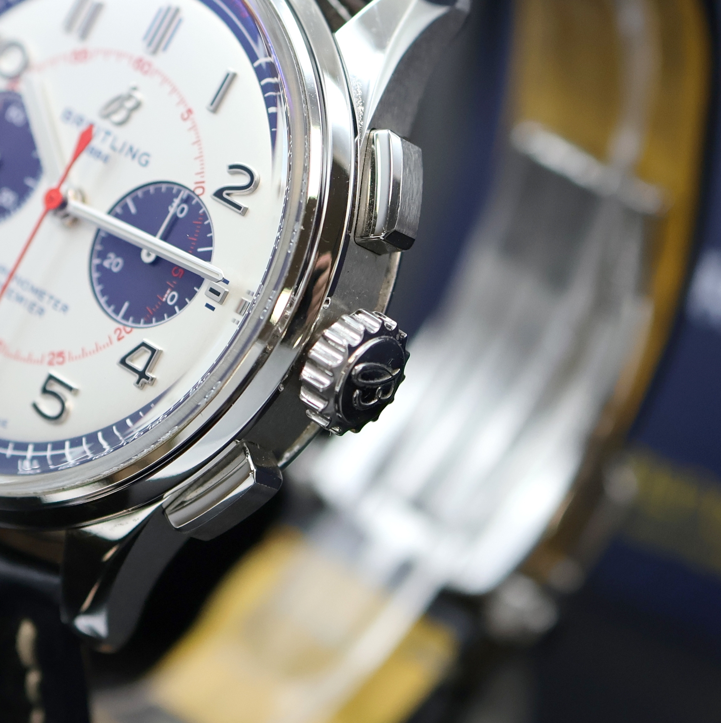Detail d: BREITLING auf 1.000 Stück limitierte Armbanduhr Premier B01 Chronograph 42 Bentley Mulliner Referenz AB0118A71G1P1, Automatik, Chronometer in ...
