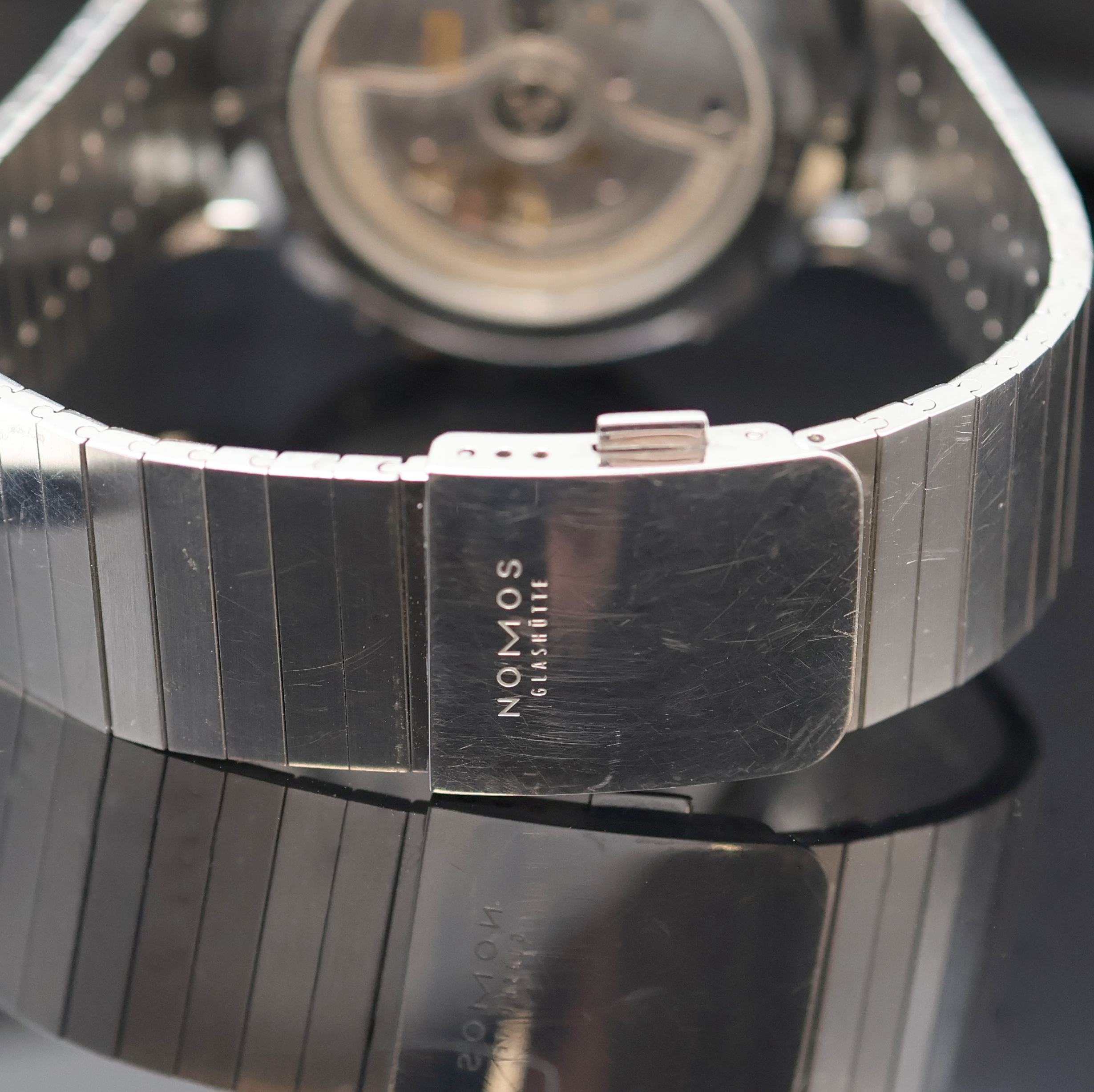 Detail d: NOMOS Tangente Herrenarmbanduhr Sport Neomatik 42 Referenz 580, Deutschland um 2020, Automatik, beids. vergl. Edelstahlgeh. inkl. Gliederband m. ...