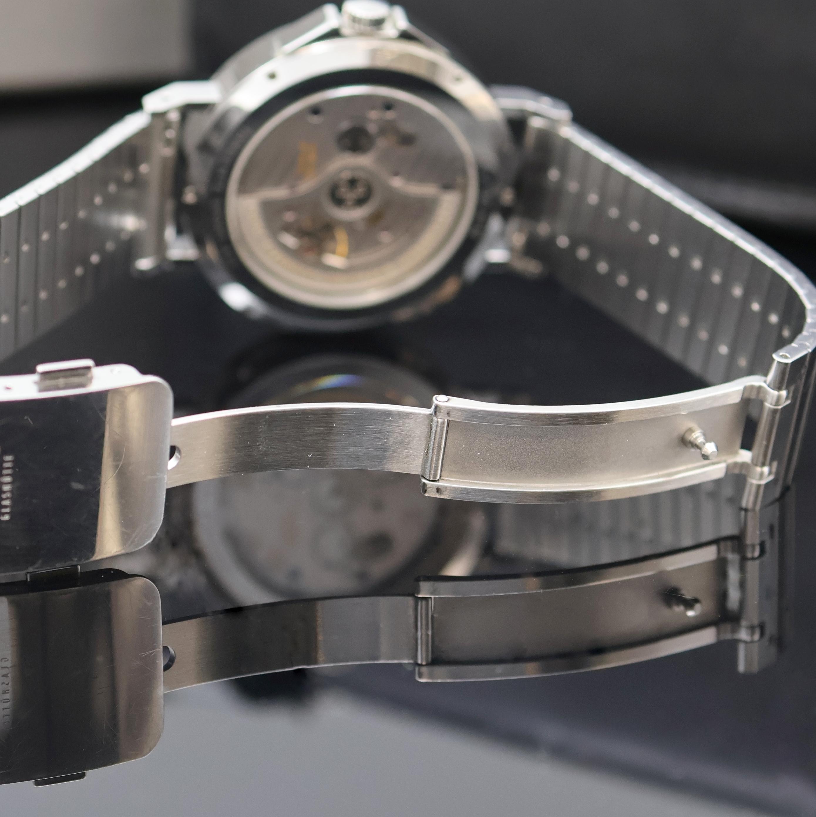 Detail e: NOMOS Tangente Herrenarmbanduhr Sport Neomatik 42 Referenz 580, Deutschland um 2020, Automatik, beids. vergl. Edelstahlgeh. inkl. Gliederband m. ...