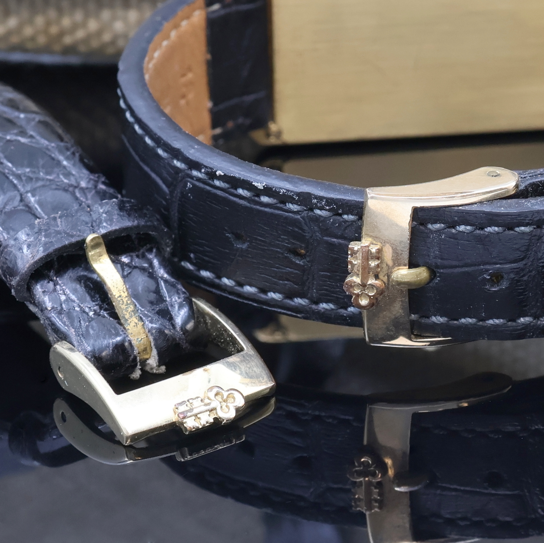 Detail c: CORUM Armbanduhr in Form eines 5 Gramm Goldbarrens Referenz 44464, Schweiz 1980er Jahre, quarz, Geh. in GG 750/000 inkl. neutr. Lederband m. verg. ...