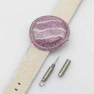 27060513a - Schmuckuhr mit digitaler Anzeige, Edelstahl-geh., Boden 4-fach verschr., 123 Brill. zus. ...