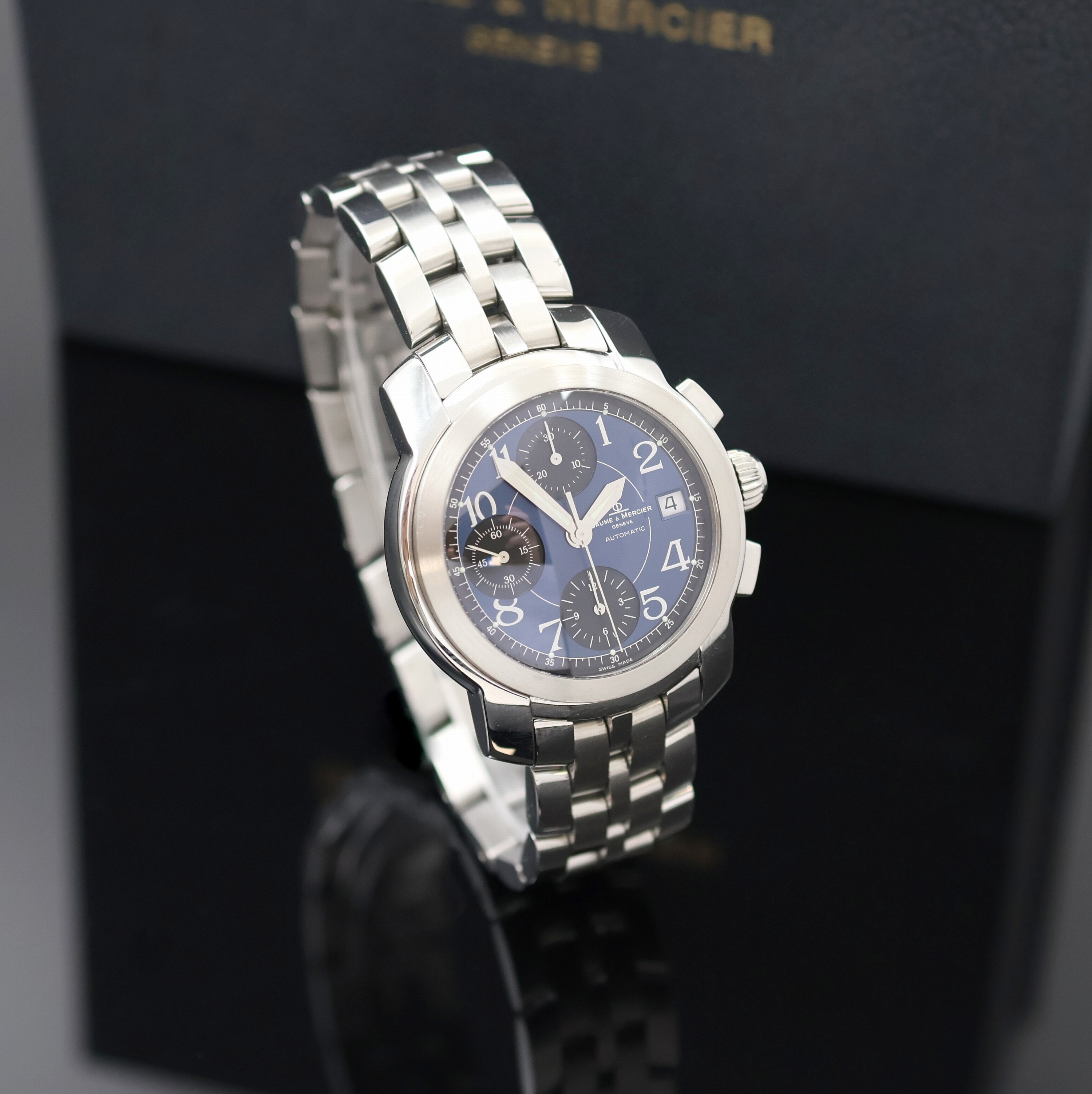 Detail a: BAUME & MERCIER Capeland Armbandchronograph in Stahl Referenz MV045216, Schweiz um 2000, Automatik, Boden u. Krone verschr., orig. Gliederband m. ...