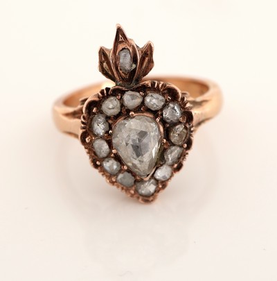 27060637a - 8 kt Gold Diamant-Ring, um 1870-80, GG 333/000 gepr., Ringkopf stil. Krone, ...