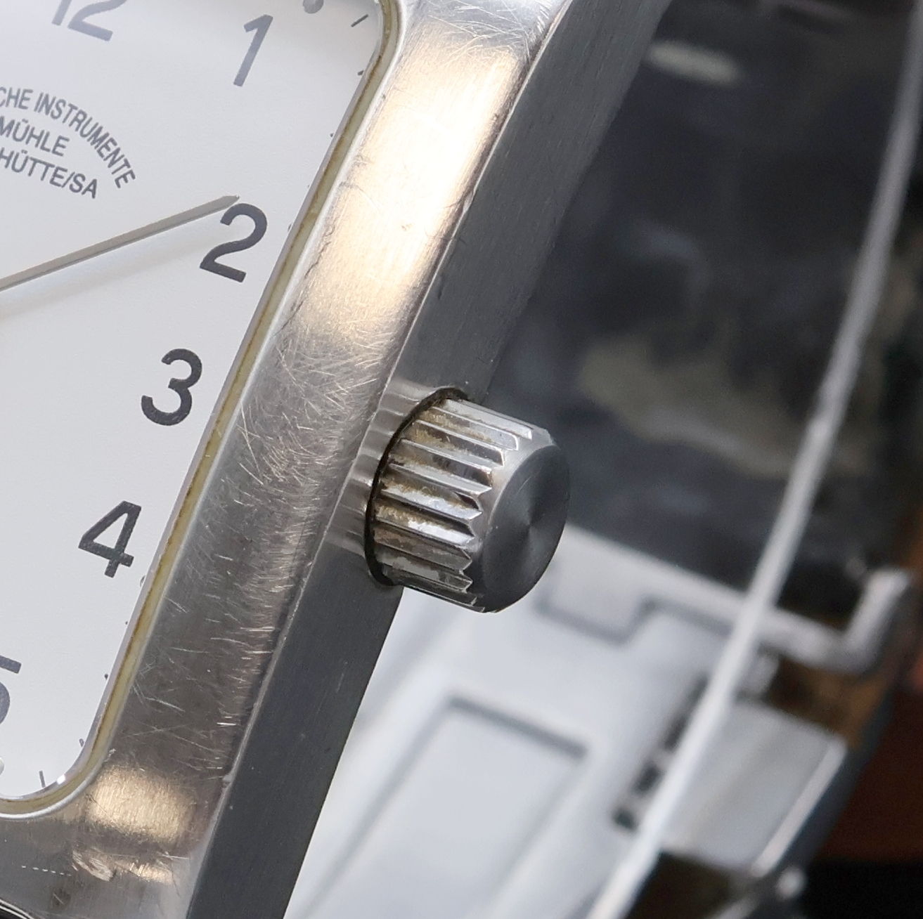 Detail b: NAUTISCHE INSTRUMENTE MÜHLE GLASHÜTTE Quadro Armbanduhr Referenz M1-22-10, Deutschland verk. lt. beil. Pap. 07/2004, Automatik, beids. vergl. Geh. ...