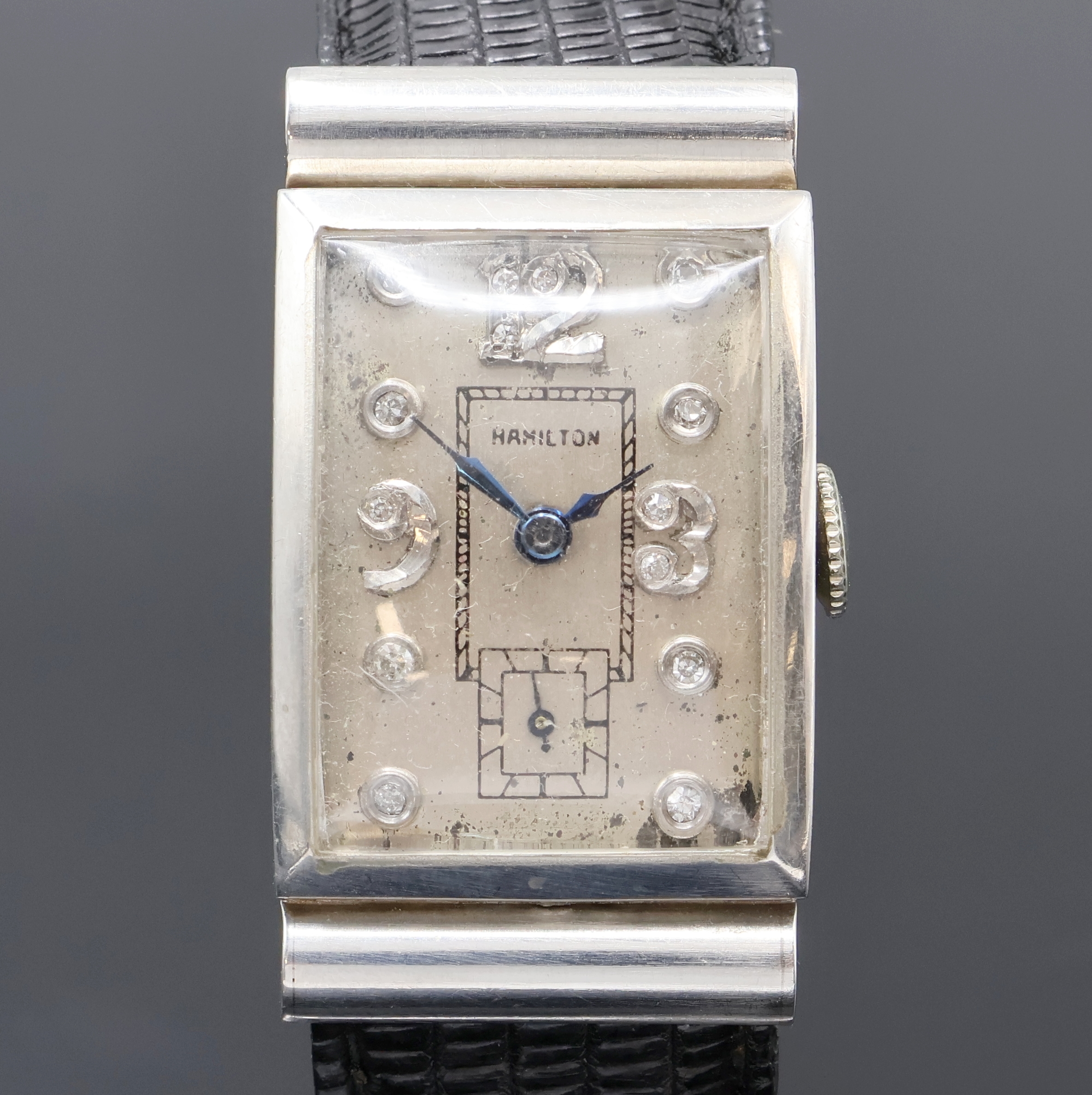 Detail a: HAMILTON Armbanduhr in Platin/Iridium, USA um 1940, Handaufzug, Boden aufgedr., silb. Zifferbl. rest./pat., Diamant-Ind., gebl. Zeiger, kl. Sek. b. ...