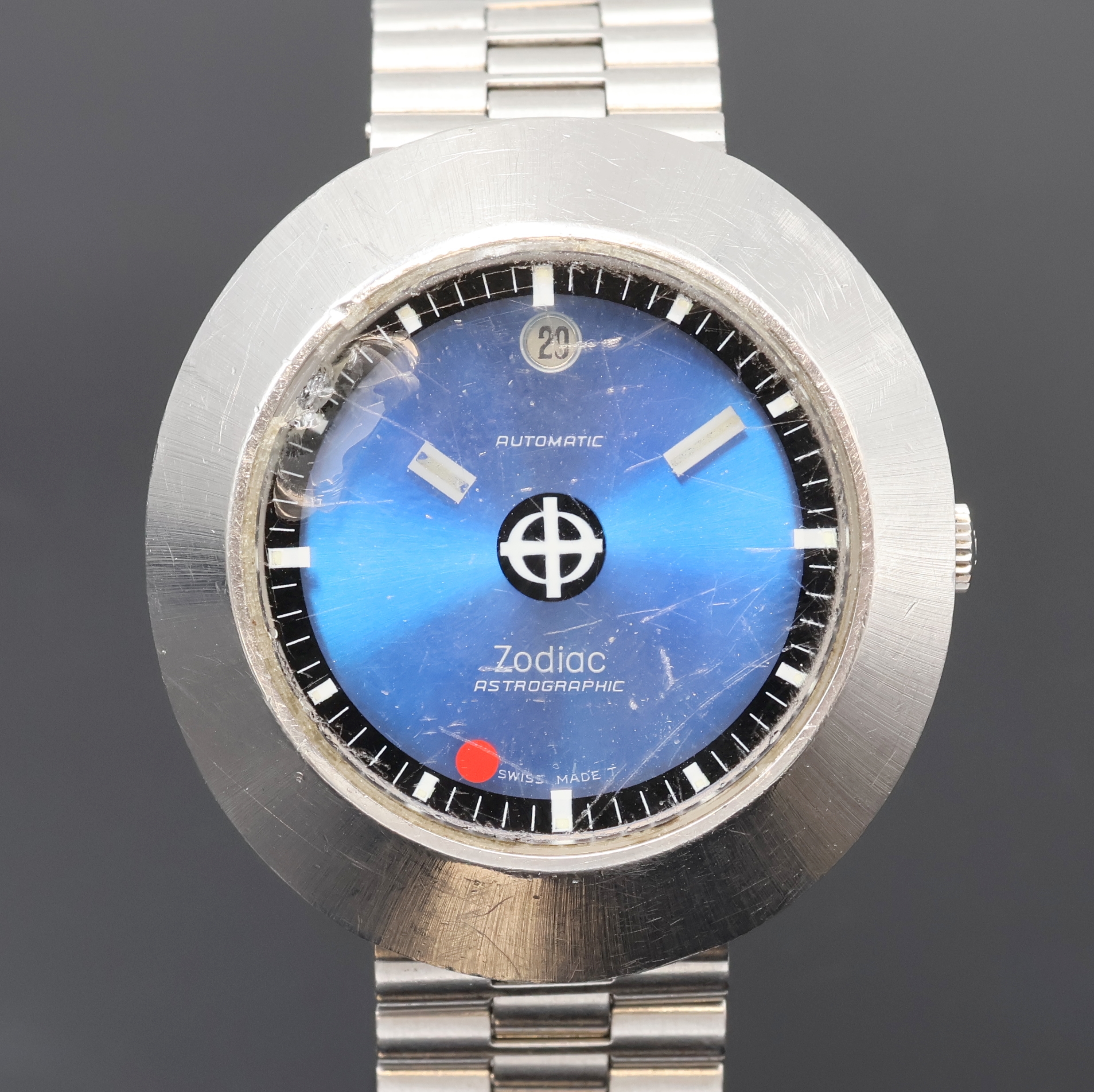 Detail a: ZODIAC Astrographic Herrenarmbanduhr mit mysteriöser Anzeige in Stahl, Schweiz um 1970, Automatik, Boden geschr., Zodiac NSA Stahlband, blaues ...