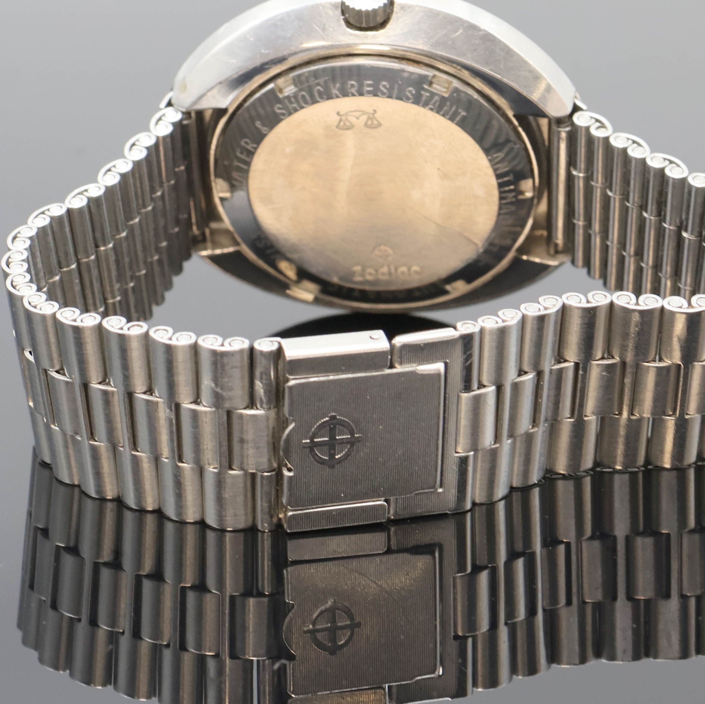 Detail c: ZODIAC Astrographic Herrenarmbanduhr mit mysteriöser Anzeige in Stahl, Schweiz um 1970, Automatik, Boden geschr., Zodiac NSA Stahlband, blaues ...