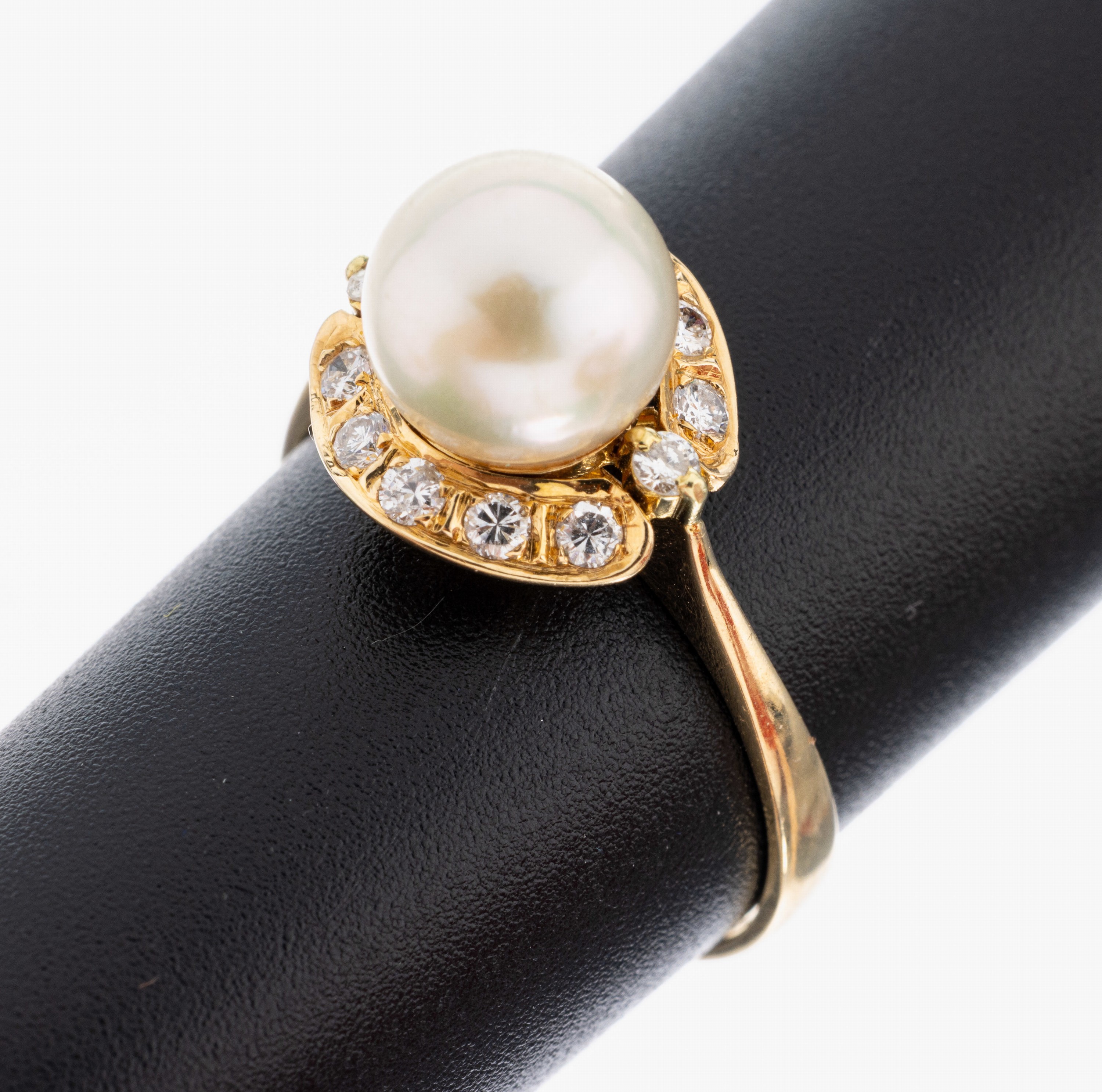 Image 27060927 - 18 kt Gold Perl-Brillant-Ring, GG 750/000, mittig Zuchtperle, D. ca. 8.2 mm, 12 ...