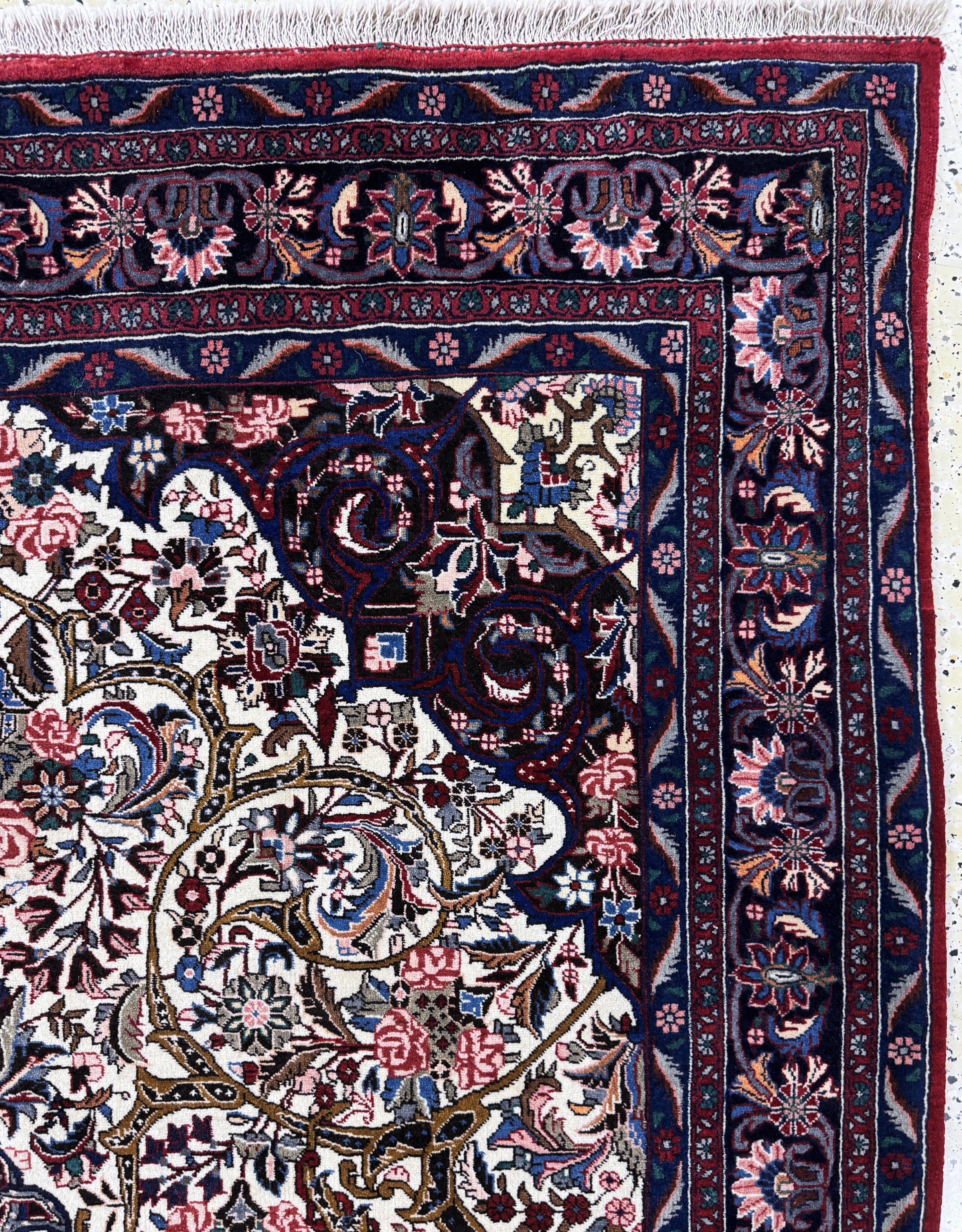 Detail e: Rosenbidjar Kork fein, Persien, Mitte 20.Jhd, Korkwolle auf Baumwolle, ca. 280 x 165cm, EHZ:(nahezu neuwertig)