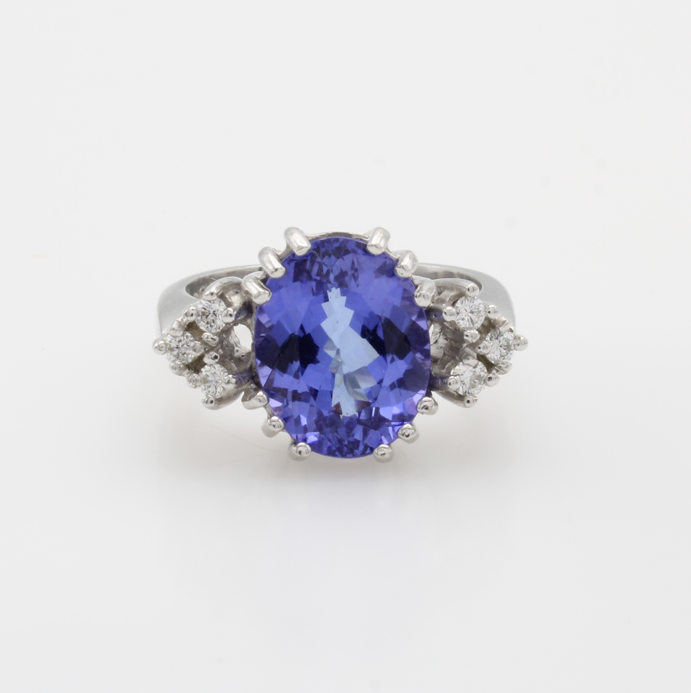 Image 27061053 - Ring mit Tansanit und Brillanten, WG 585/000, ovaler Tansanit ca. 4.98 ct, 6 Brill. zus. ...