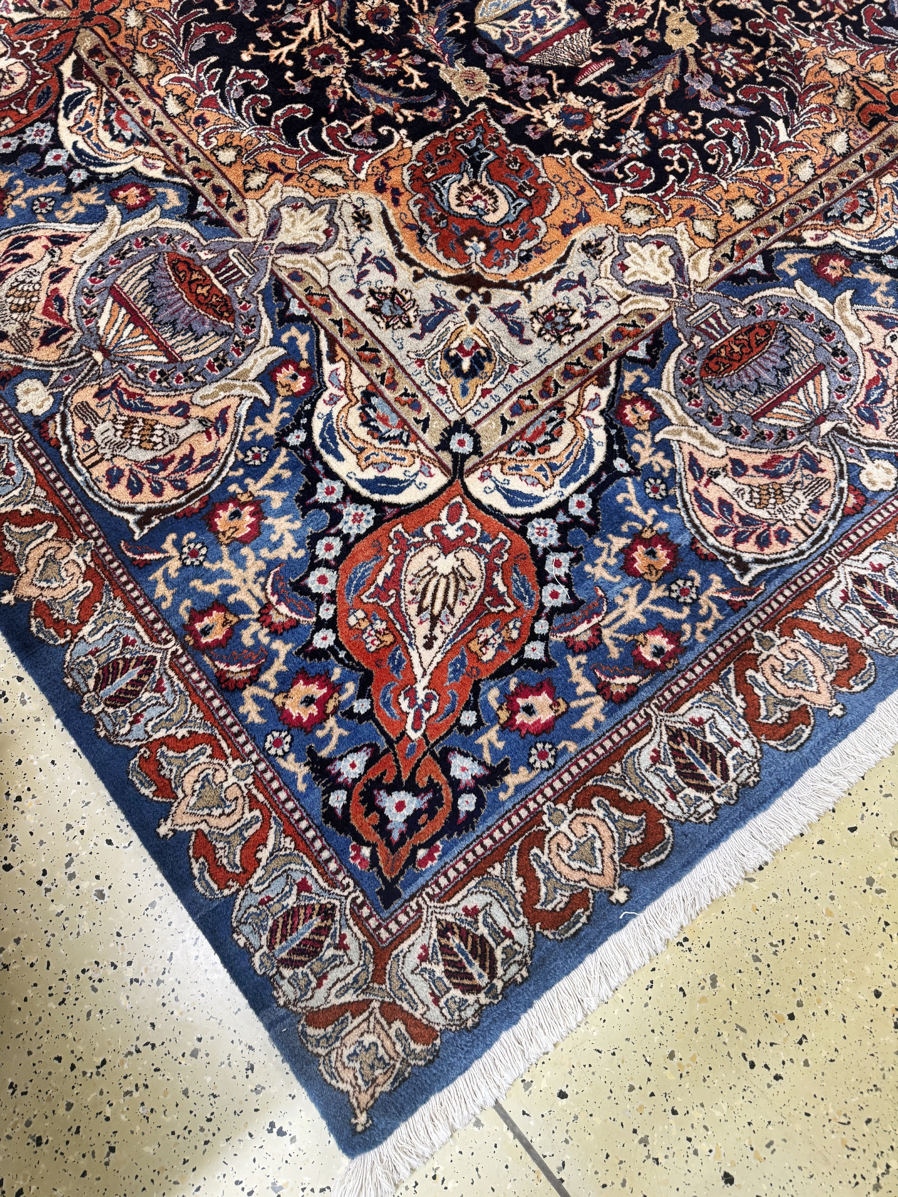 Detail c: Kaschmar, Persien, Mitte 20.Jhd, Wolle auf Baumwolle, ca. 390 x 295 cm, EHZ:(nahezu neuwertig)