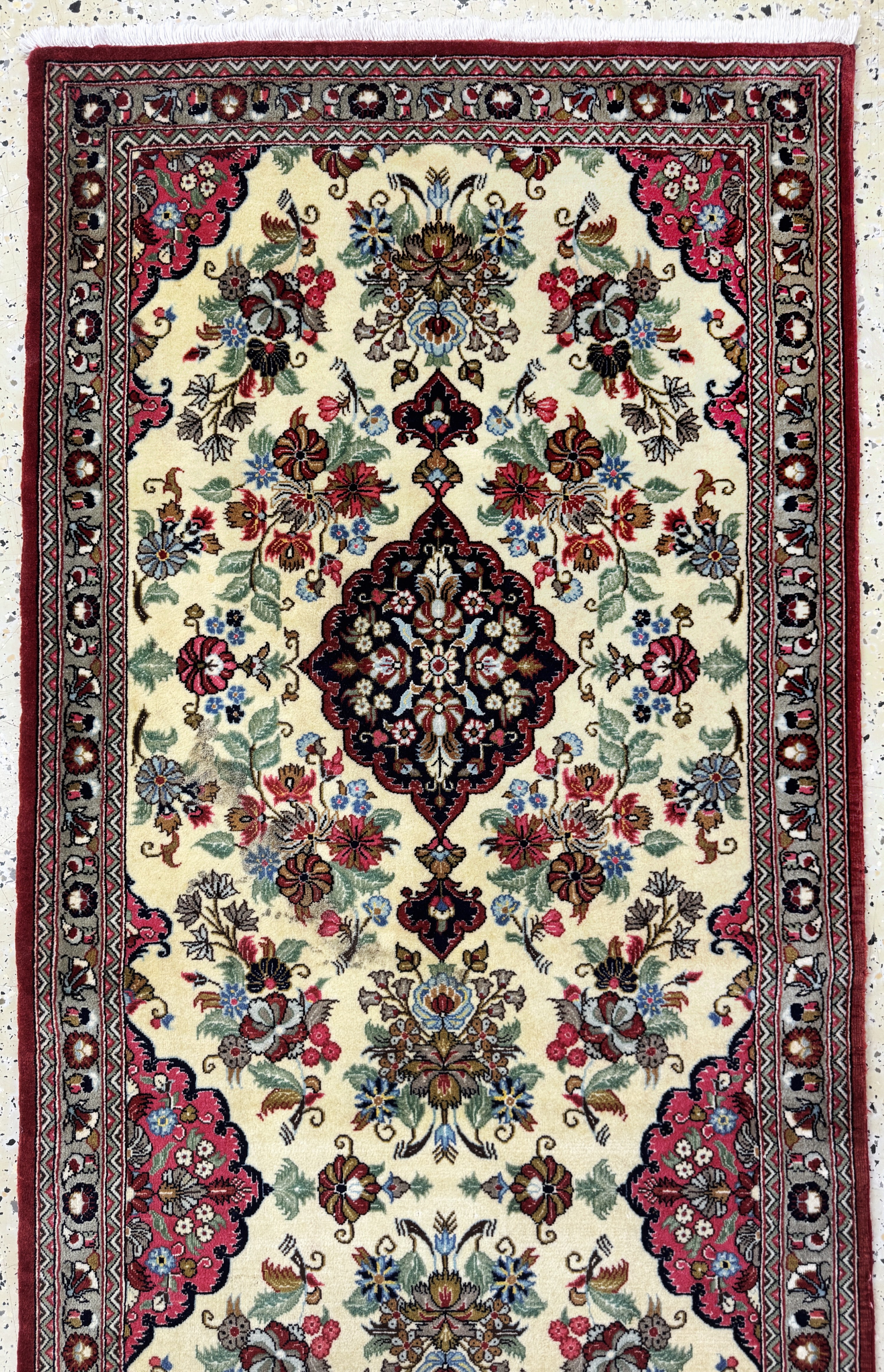 Detail a: Ghom Kork, Persien, Ende 20.Jhd, Korkwolle auf Baumwolle, ca. 400 x 78 cm, Reinigungsbedürftig, EHZ: 1-2