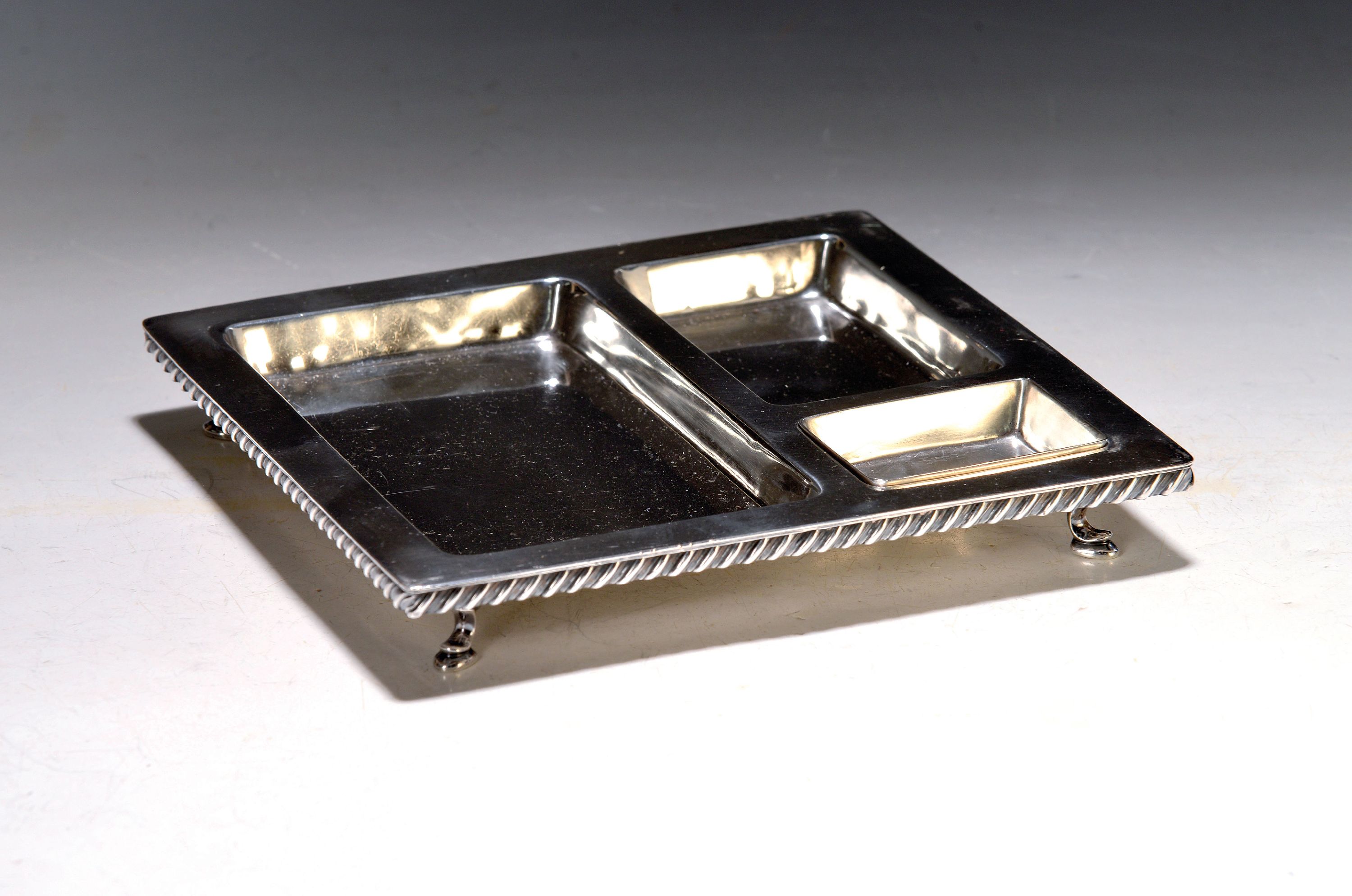 Image 27061071 - Schreibtischaufsatz/Schale, Sterlingsilber, wohl um 1900, umlaufende Kordelbandeinlage, ...