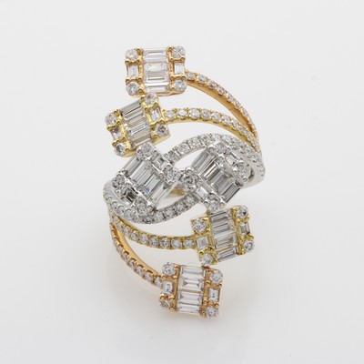 Image Ring mit Diamanten und Brillanten, WG/GG/RG 750/000, Diamantbaguettes zus. ca. 1.44 ct ...