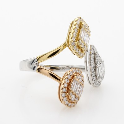 27061009b - Ring mit Diamanten und Brillanten, WG/GG/RG achteckiger, ovaler u. runder Ringkopf, ...