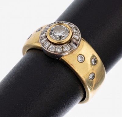 Image 18 kt Gold Brillant-Ring, GG/WG 750/000, mittig Brillant ca. 0.46 ct (grav.) Weiß/si, ...