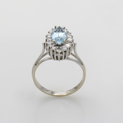 27061027a - Ring mit Aquamarin und Brillanten, WG 585/000,navettef. Aquamarin ca. 1,29 ct, Brill. ...