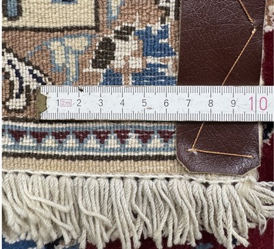 27061052g - Nain fein(9 La), Persien, Mitte 20.Jhd, Korkwolle mit Seide, ca. 265 x 166 cm, ca. ...