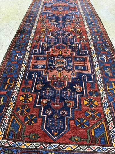 27061059c - Shahsawan, Persien, Mitte 20.Jhd, Wolle aufBaumwolle, ca. 290 x 115 cm, EHZ: 1-2 ...