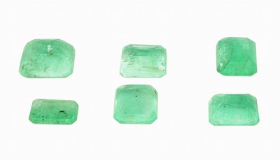 27061061a - Lot 6 lose Smaragde, zus. ca. 13.8 ct, Treppenschliff in versch. Größen Schätzpreis: ...