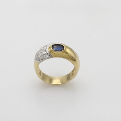 27061072a - Ring mit Saphir und Brillanten, GG 585/000, ovaler Saphir in glatter Fassung, Brill. ...