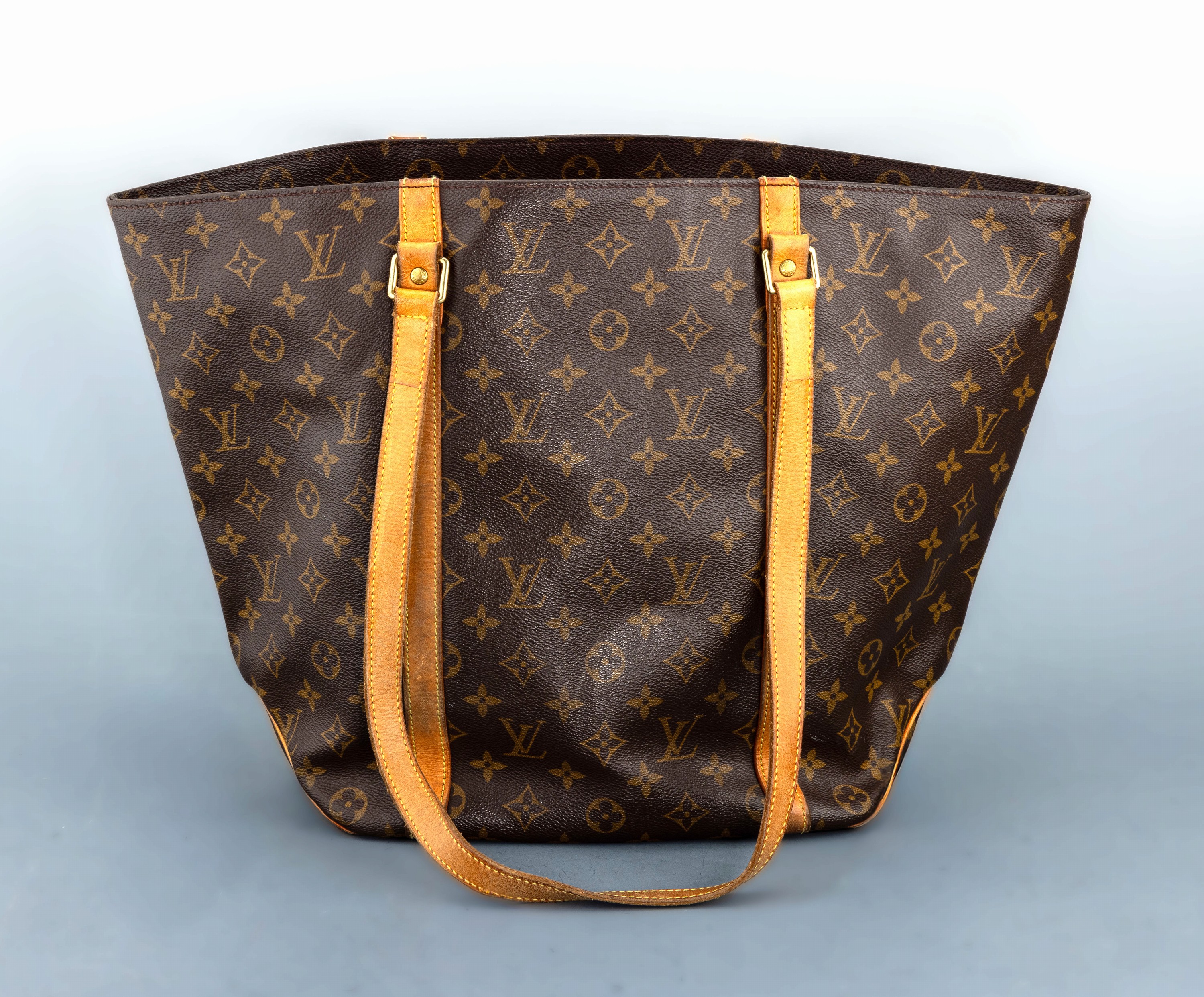 Detail a: LOUIS VUITTON Handtasche, "Tote Bag", Monogram Canvas, Besätze naturfarb. Leder, innen brauner Leinenstoff, ca. 32 x 30 x 15 cm, ...
