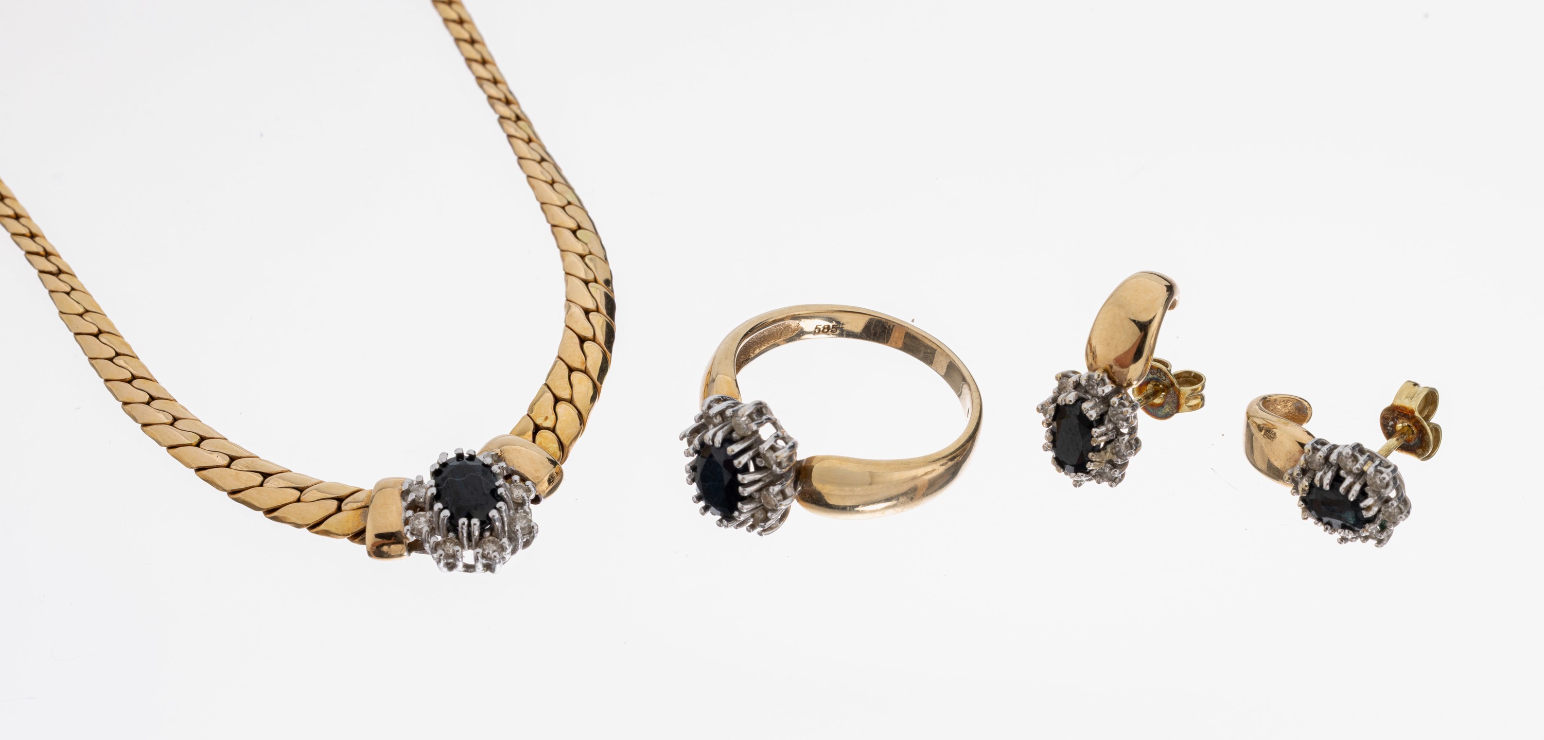 Image 27061182 - 14 kt Gold Saphir-Brillant-Schmuckset, GG/WG 585/00, best. aus: Collier, L. ca. 44 cm, ...