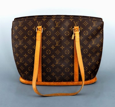 27061102a - LOUIS VUITTON Tasche, ´Babylone Tote Bag´, Monogram Canvas, Besätze und 2 Tragehenkel ...