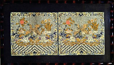 27061122a - 4 Blattstichstickereien, China, um 1900, 2x Kranich in Wolken, je ca. 30x30cm, 2x Vogel ...