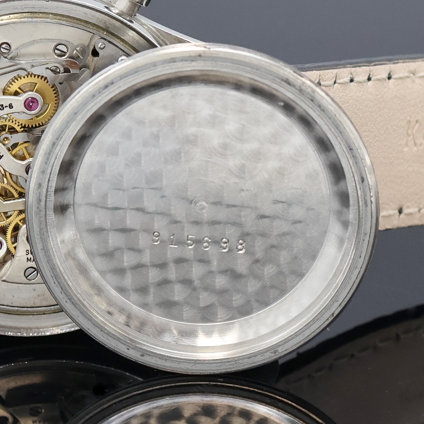 Detail f: ZENITH seltener Military Schaltradchronograph in Stahl, Schweiz 1950er Jahre, Handaufzug, Boden verschr., schwarzes Kontrastzifferbl. rest., vers. ...