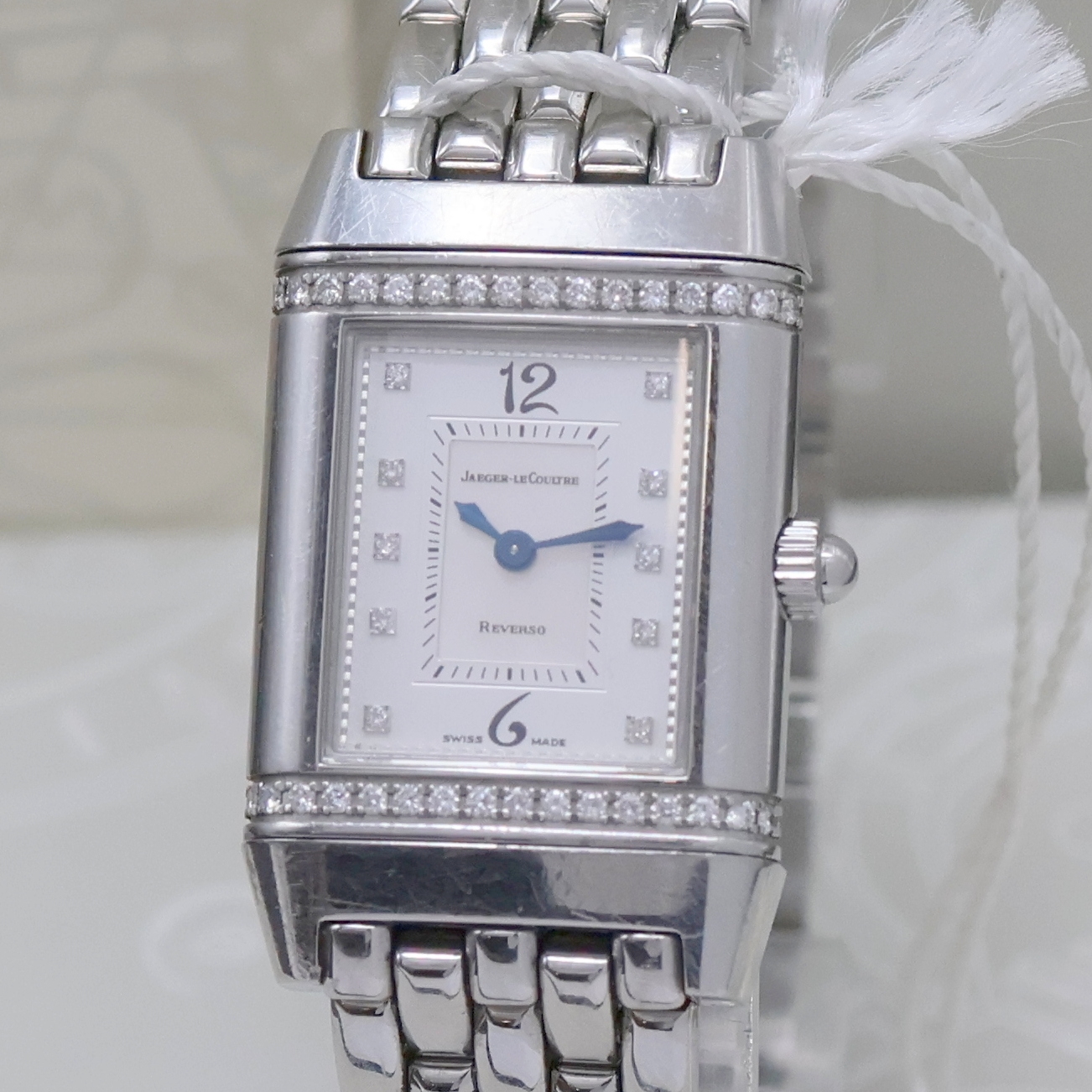 Detail a: Jaeger-LeCoultre Reverso Damenarmbanduhr in Stahl mit Brillanten Referenz 265.882.006, quarz, um 180 Grad drehbares Wendegehäuse inkl. orig. ...