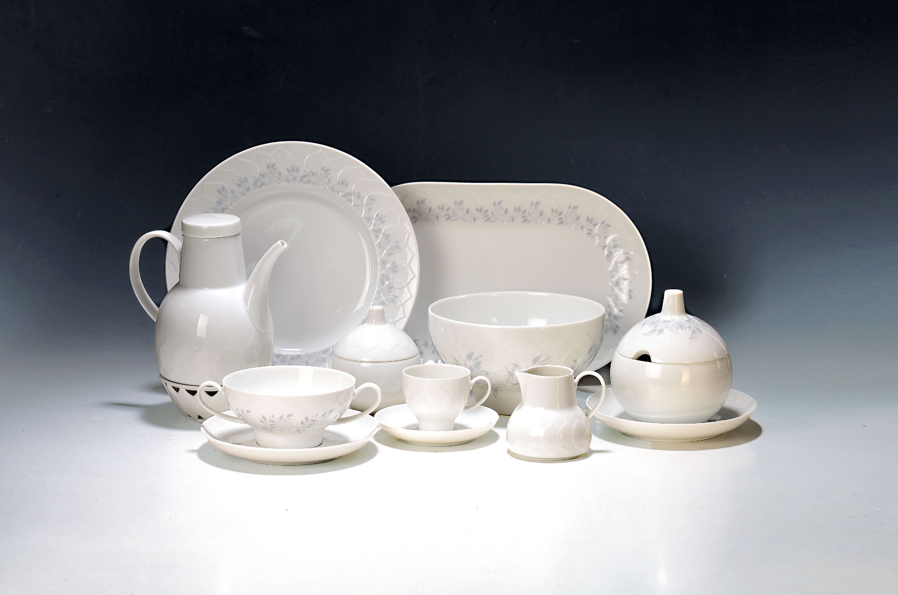 Image 27061456 - Speiseservice, Rosenthal, Modell Lotus mit grauem floralen Dekor, Entwurf Björn ...