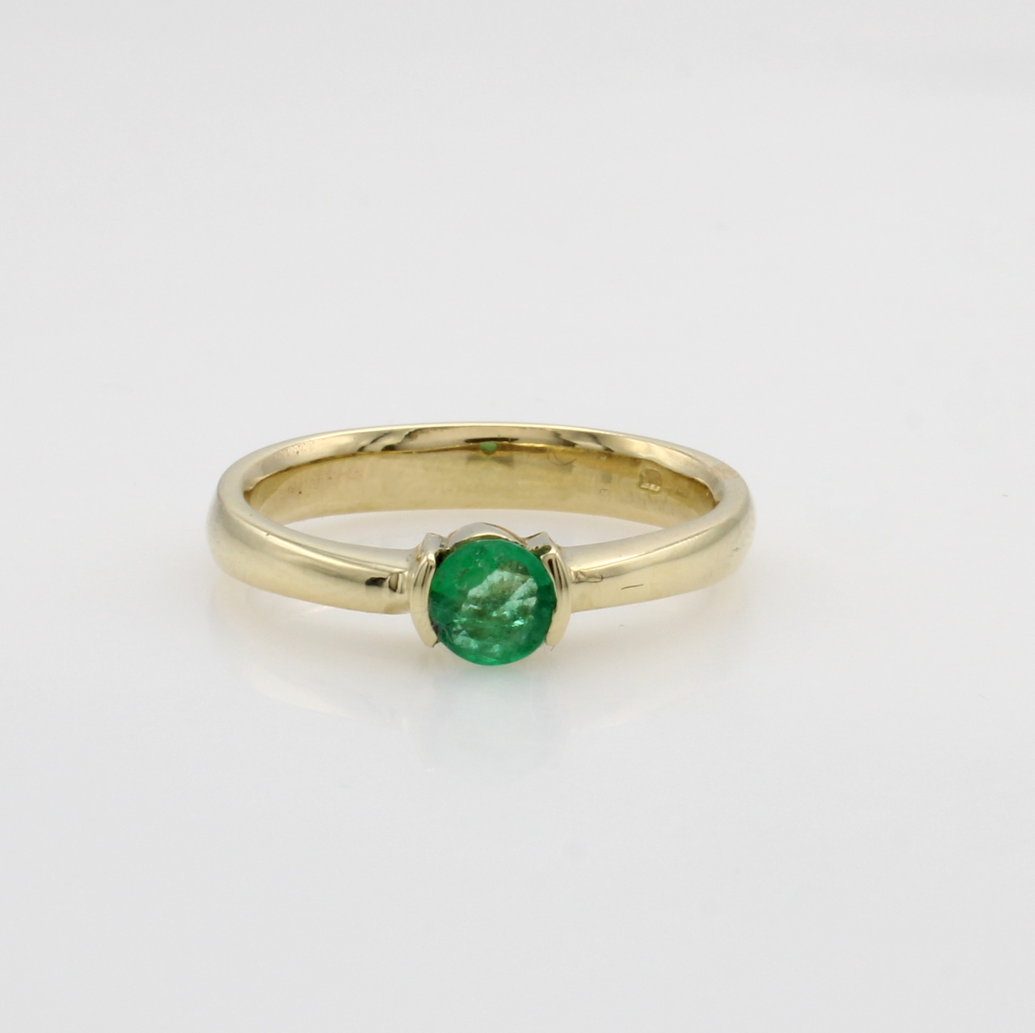 Image 27061475 - Ring mit Smaragd, GG 585/000, runder Smaragd, D. ca. 5 mm, RW ca. 55.5 Schätzpreis: ...