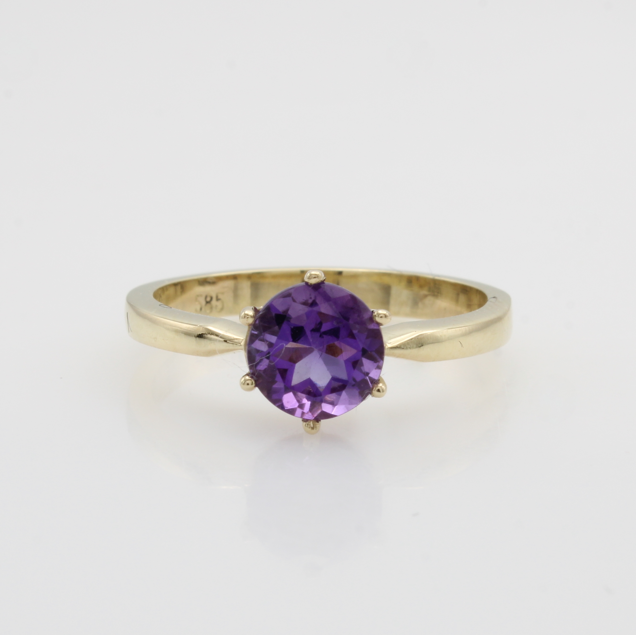 Image 27061487 - Ring mit Amethyst, GG 585/000, runder Amethyst in Krappenfassung ca. 7 mm, RW ca. 57 ...