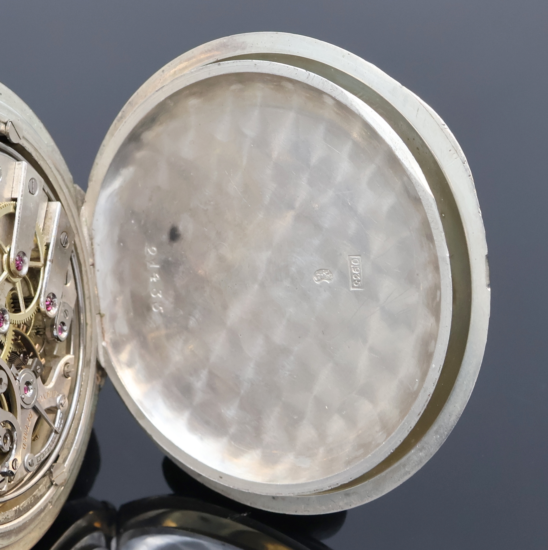 Detail f: UNION HORLOGERE Herrensavonette in Tula- Silber mit Minutenrepetition und Zentralsekunde, Schweiz um 1900, Geh. l. besch., Silbercuvette, 2 ...
