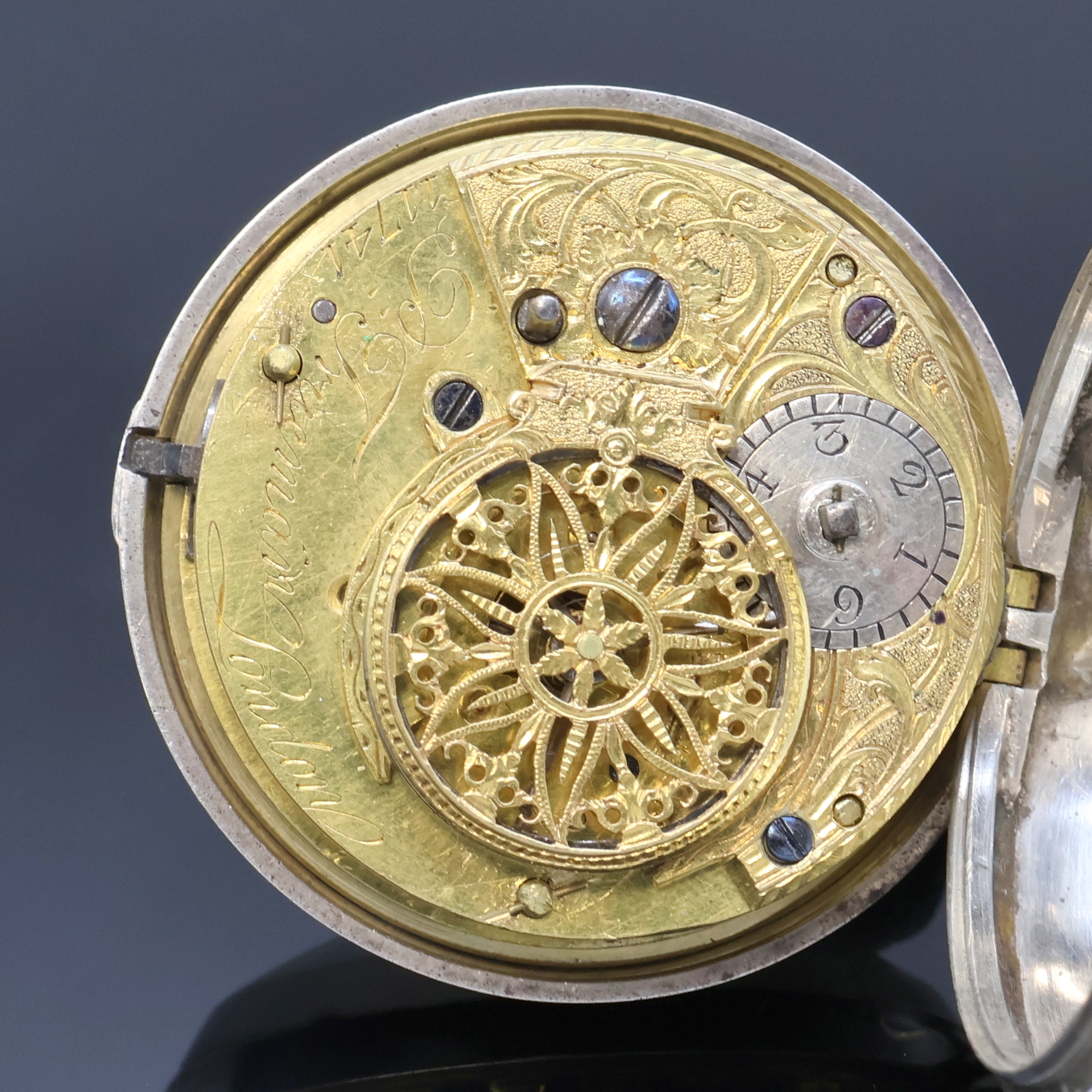 Detail c: GRAHAM LONDON und TRUEMAN 2 offene Spindeltaschenuhren in Silber, England um 1820, glatte Gehäuse dell., 1x m. Übergeh., Emailzifferblätter ...