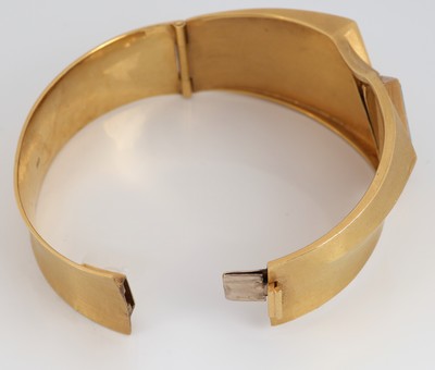 27061411d - 18 kt Gold Opal-Armreif, GG 750/000, abstraktes Design, Hammerschlag, Opaldoublette, ...