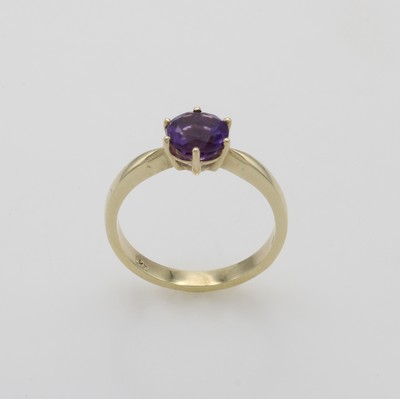 27061487a - Ring mit Amethyst, GG 585/000, runder Amethyst in Krappenfassung ca. 7 mm, RW ca. 57 ...