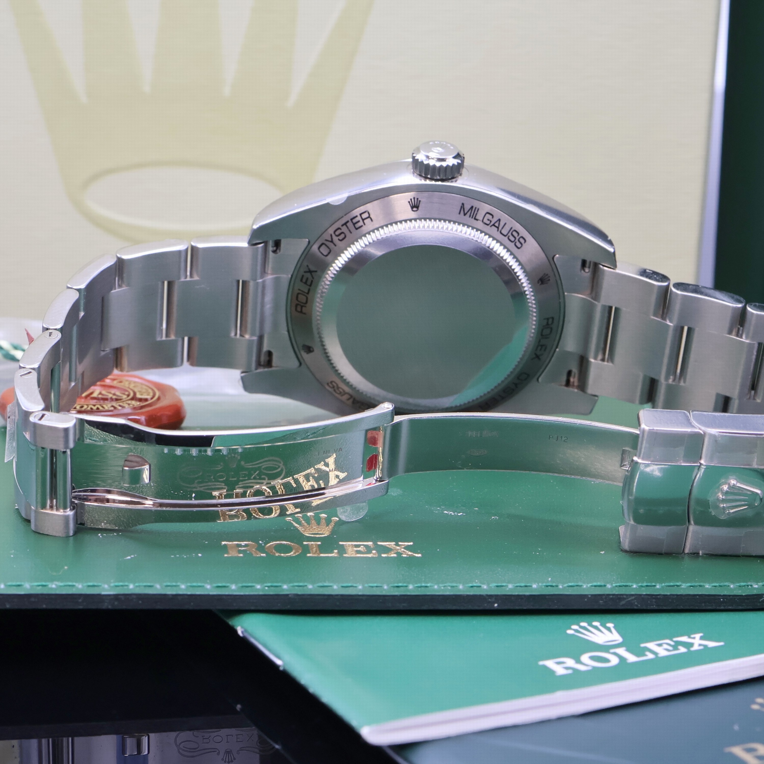 Detail d: ROLEX Oyster Perpetual Milgauss Herrenarmbanduhr Referenz 116400, Schweiz um 2008, Automatik, Chronometer der Superlative in Edelstahl inkl. orig. ...