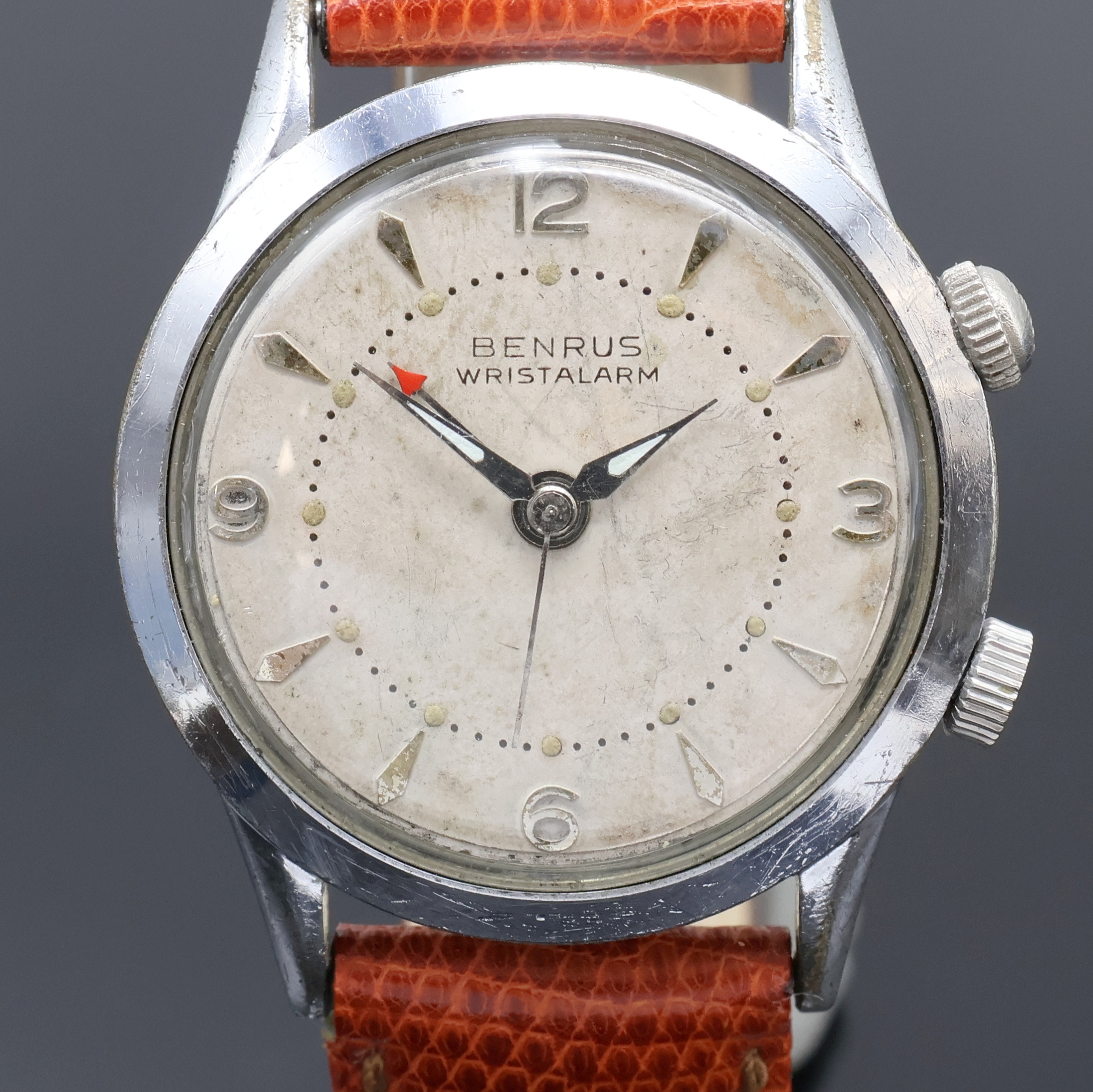 Detail a: BENRUS Armbandwecker, Schweiz um 1960, Handaufzug, verchr. Geh., Krone b. 2 f. Weckzeit, Krone b. 4 f. Zeigerstellung u. Aufzug, silb. Zifferbl. ...