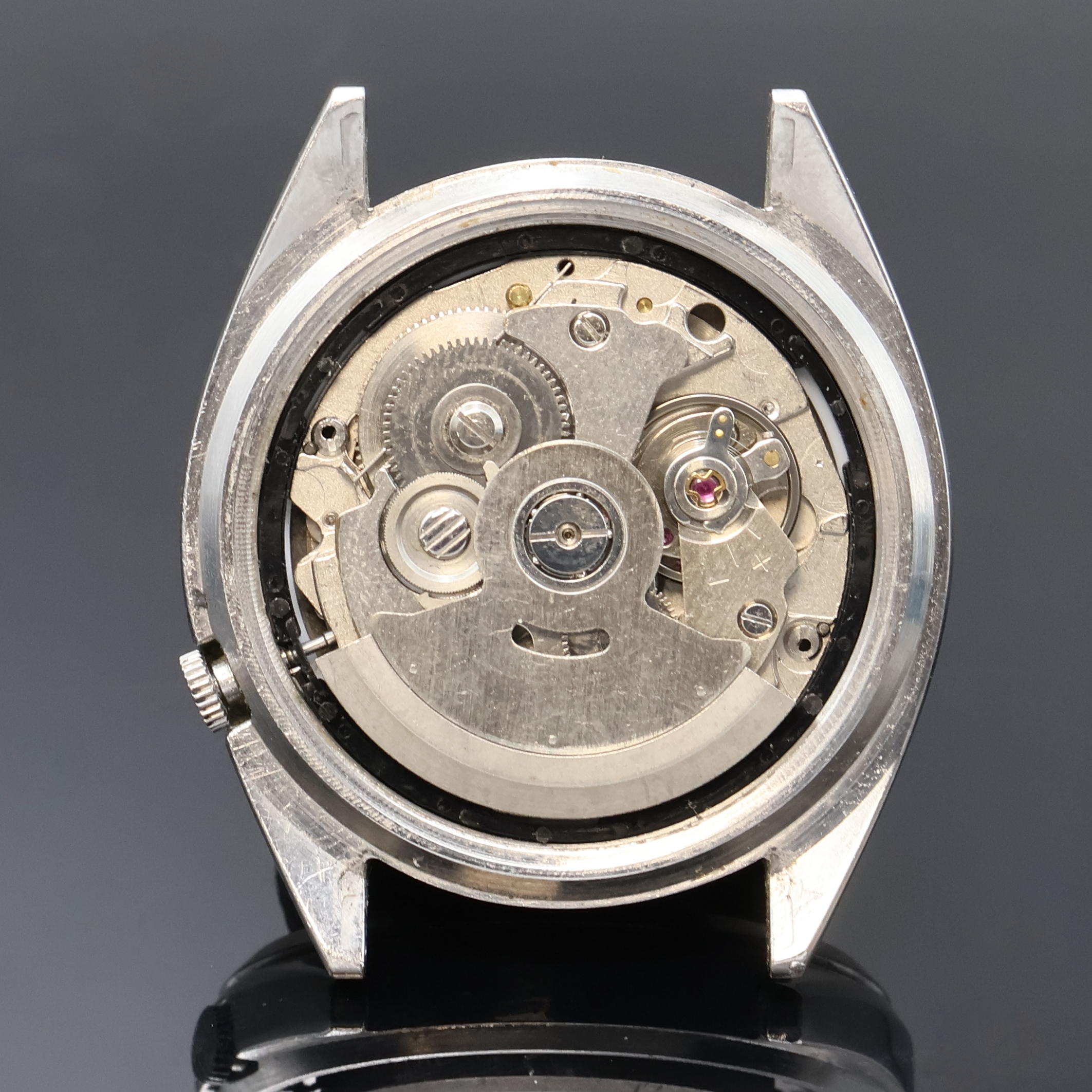 Detail f: SEIKO 5 Sports 2 Armbanduhren in Stahl Referenz 7S26-8760 und 7009-3040, Japan 1990er Jahre, Automatik, Böden verschr., 1x orig. Gliederband m. ...
