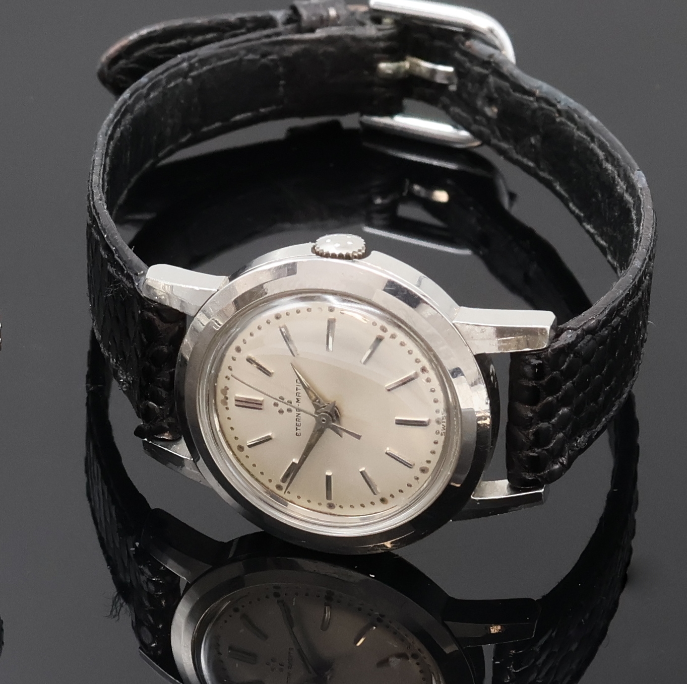 Detail b: ETERNA-MATIC 2 Damenarmbanduhren in Stahl, Schweiz um 1960, Automatik, 1x Modell Sahida, Böden verschr. u. gedr., silb. Zifferblätter, 1x m. Beyer ...