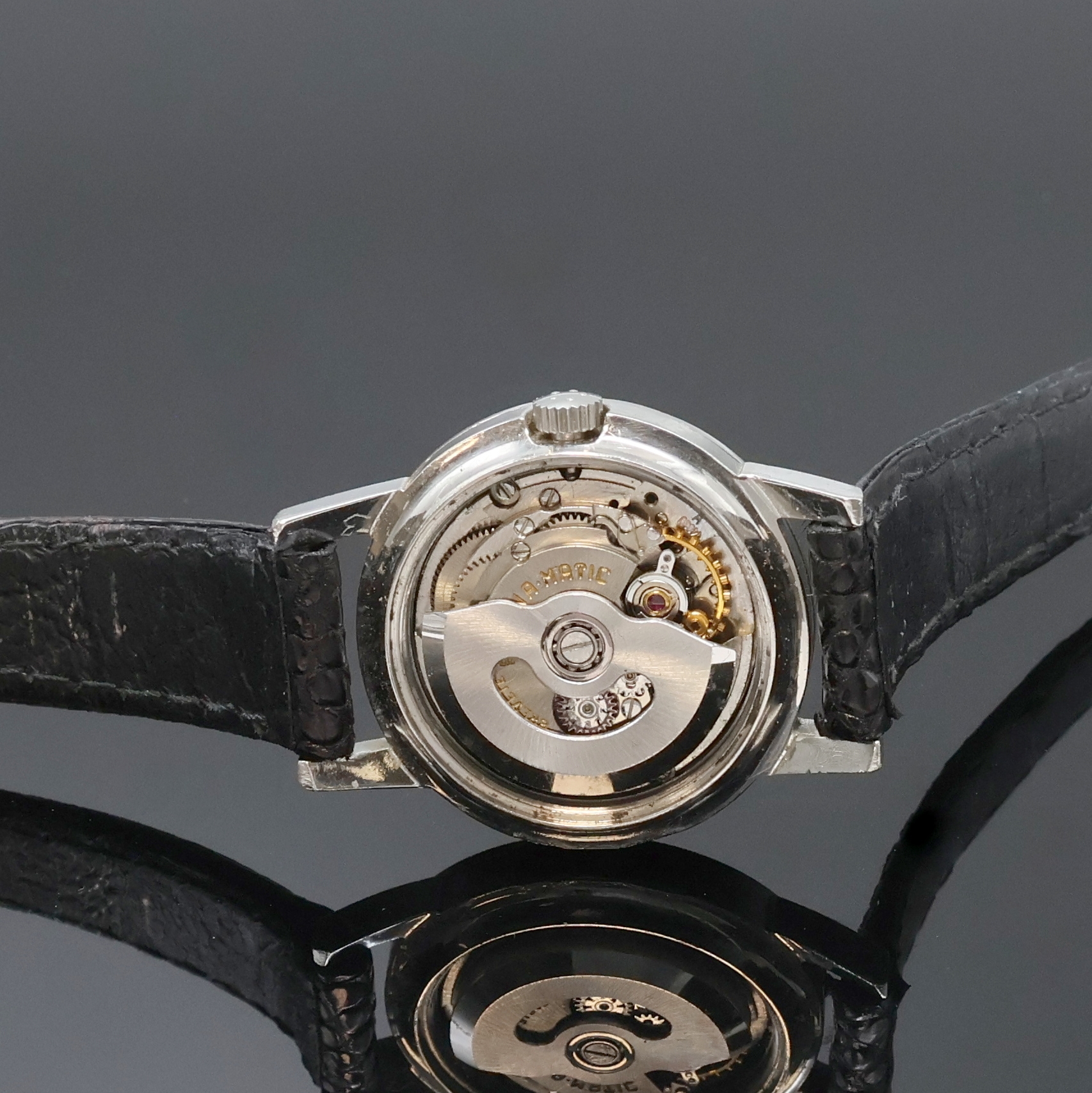 Detail e: ETERNA-MATIC 2 Damenarmbanduhren in Stahl, Schweiz um 1960, Automatik, 1x Modell Sahida, Böden verschr. u. gedr., silb. Zifferblätter, 1x m. Beyer ...
