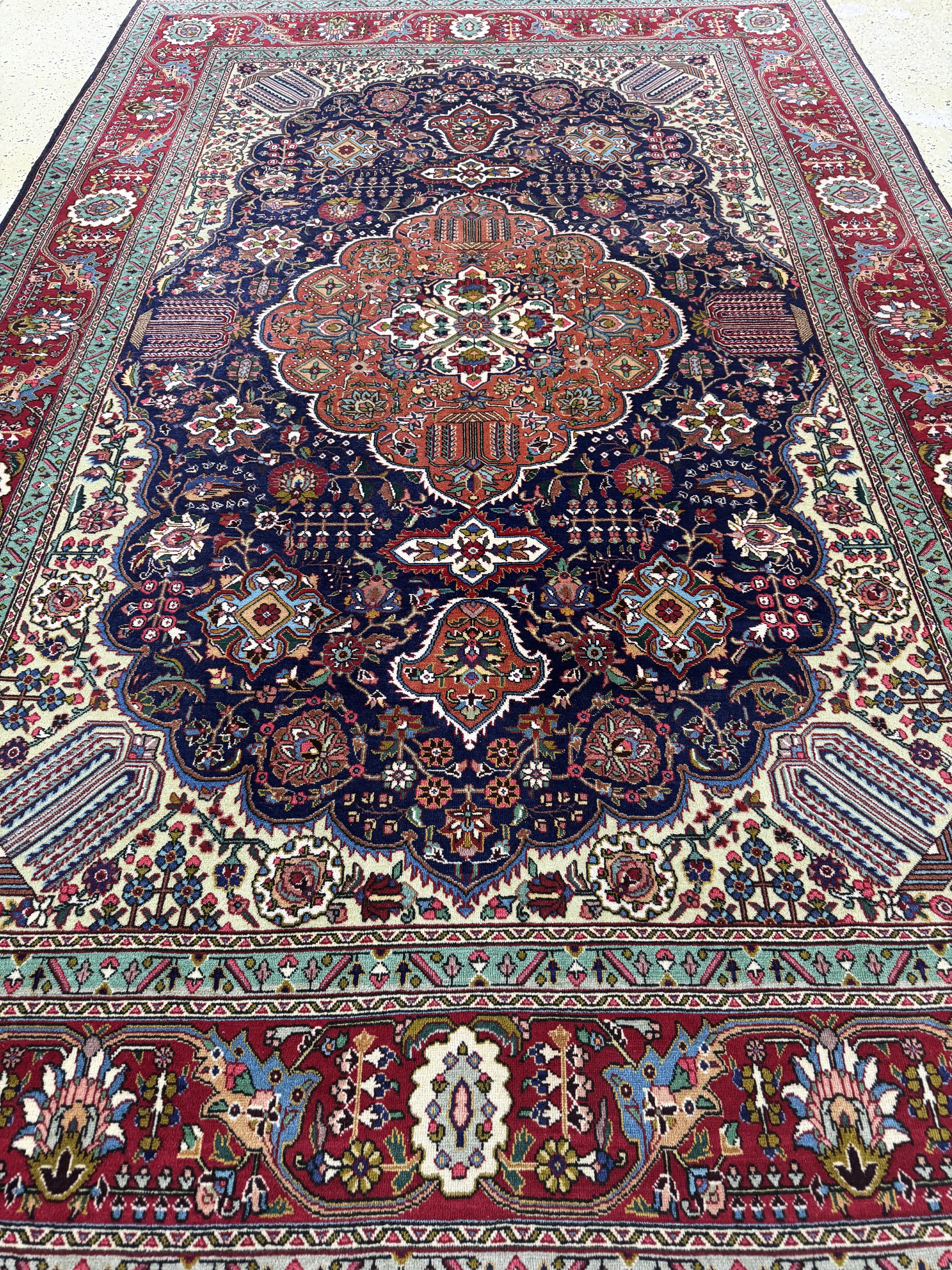 Detail g: Täbriz alt, Persien, Mitte 20.Jhd, Wolle auf Baumwolle, ca. 310 x 203 cm, EHZ: 2