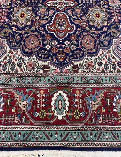 27061660e - Täbriz alt, Persien, Mitte 20.Jhd, Wolle auf Baumwolle, ca. 310 x 203 cm, EHZ: 2 ...