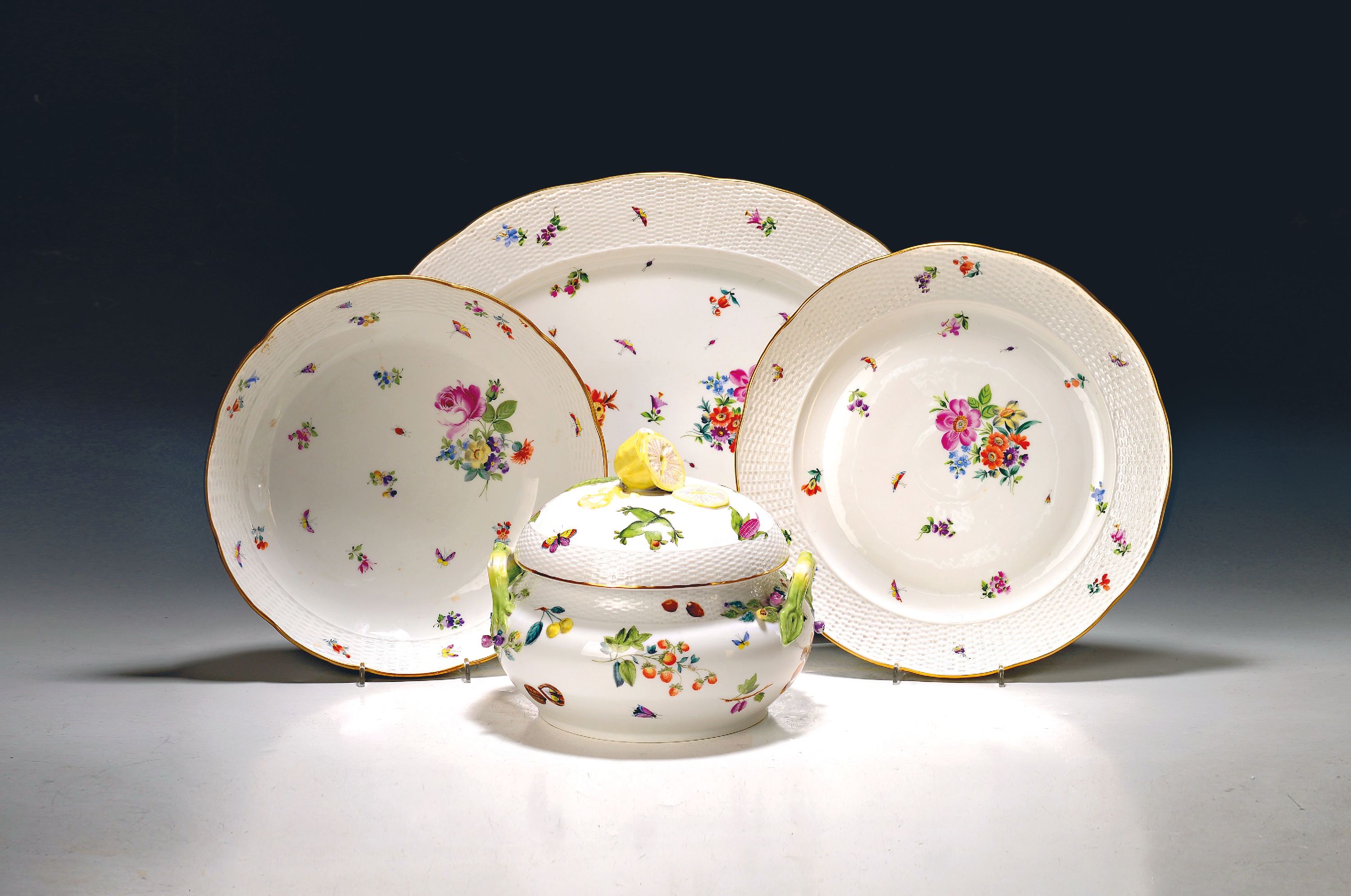 Image 27061747 - 4 Teile Porzellan, Ungvarer Tata Ungarn, vor 1910, in der Art von Herends Victoria, ...