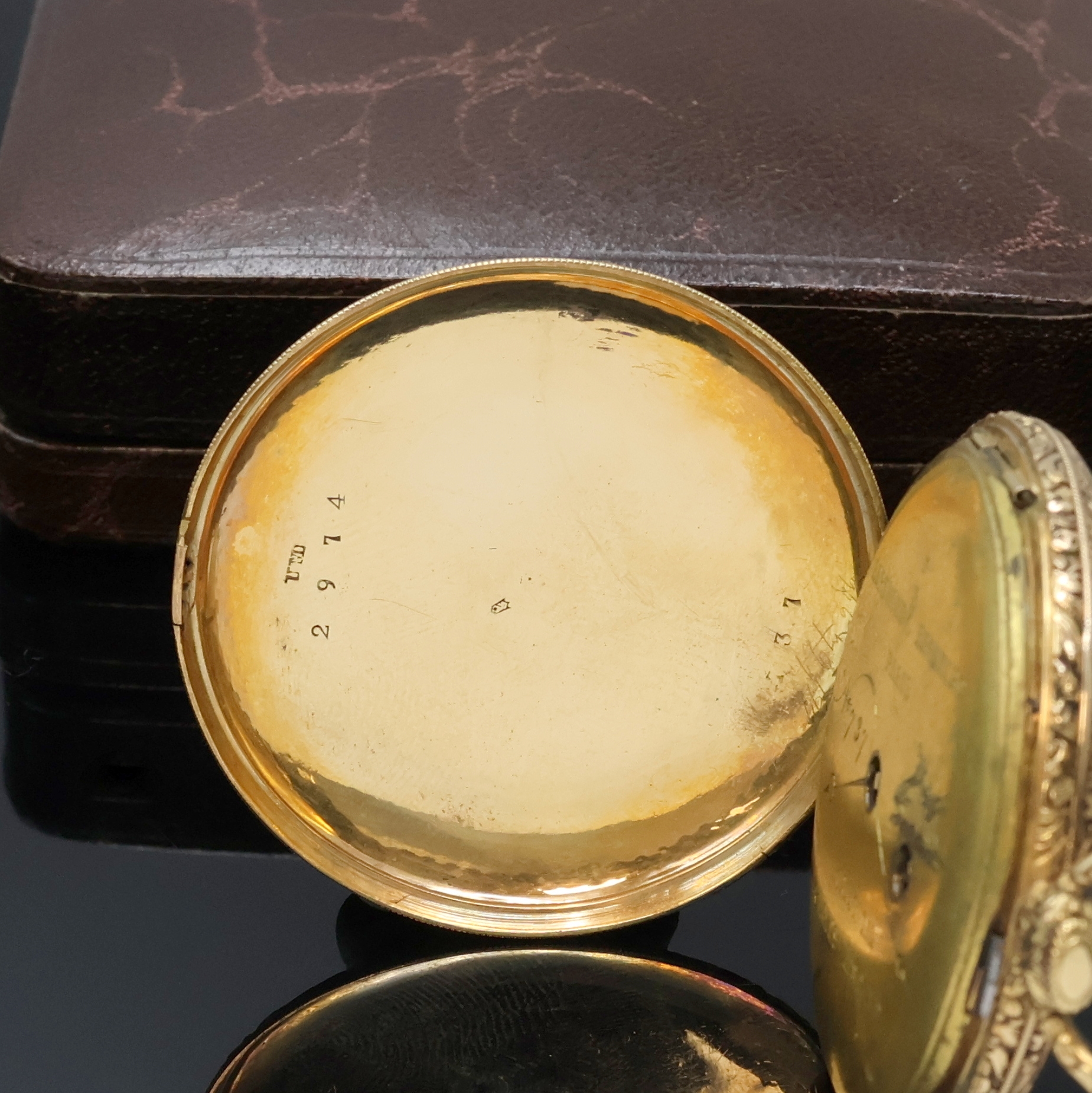 Detail b: BERTHOUD & BROTHERS Paris offene Taschenuhr in GG 750/000, Schweiz um 1830, Schlüsselaufzug, guill. u. grav. Geh., Metallcuvette, silb. Zifferbl. m. ...