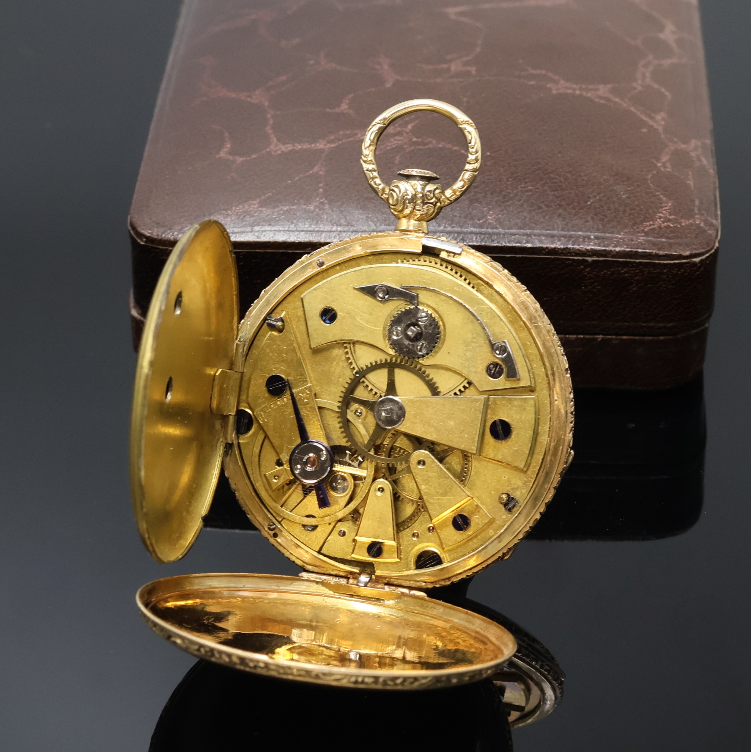 Detail d: BERTHOUD & BROTHERS Paris offene Taschenuhr in GG 750/000, Schweiz um 1830, Schlüsselaufzug, guill. u. grav. Geh., Metallcuvette, silb. Zifferbl. m. ...