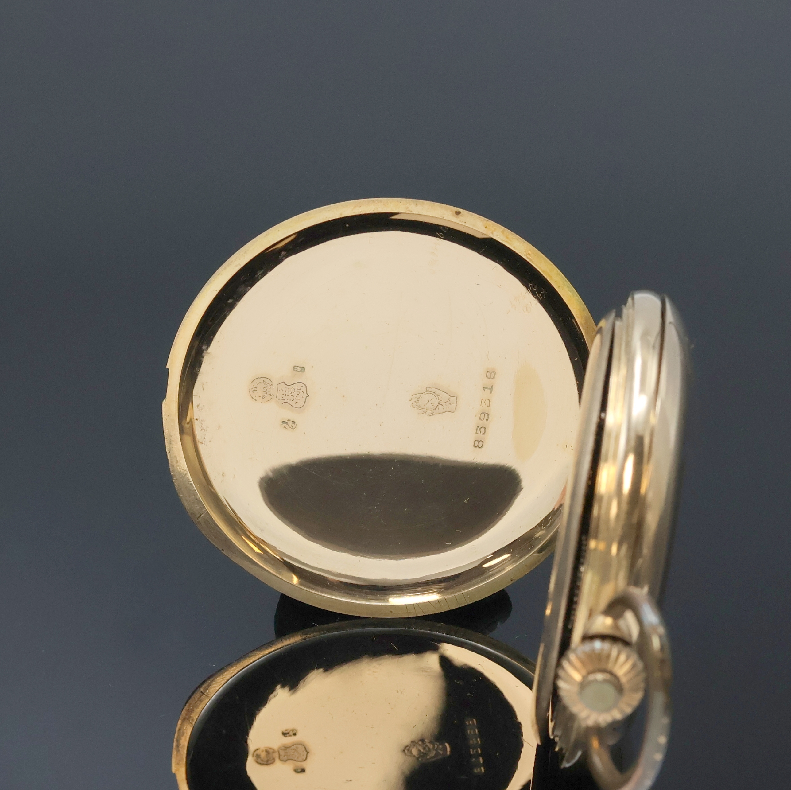 Detail c: MOVADO Herrensavonette in RoseG 585/000, Schweiz um 1920, glattes Geh. dell., Metallcuvette, Emailzifferbl. riss., röm. Zahlen, gold. Zeiger, kl. ...