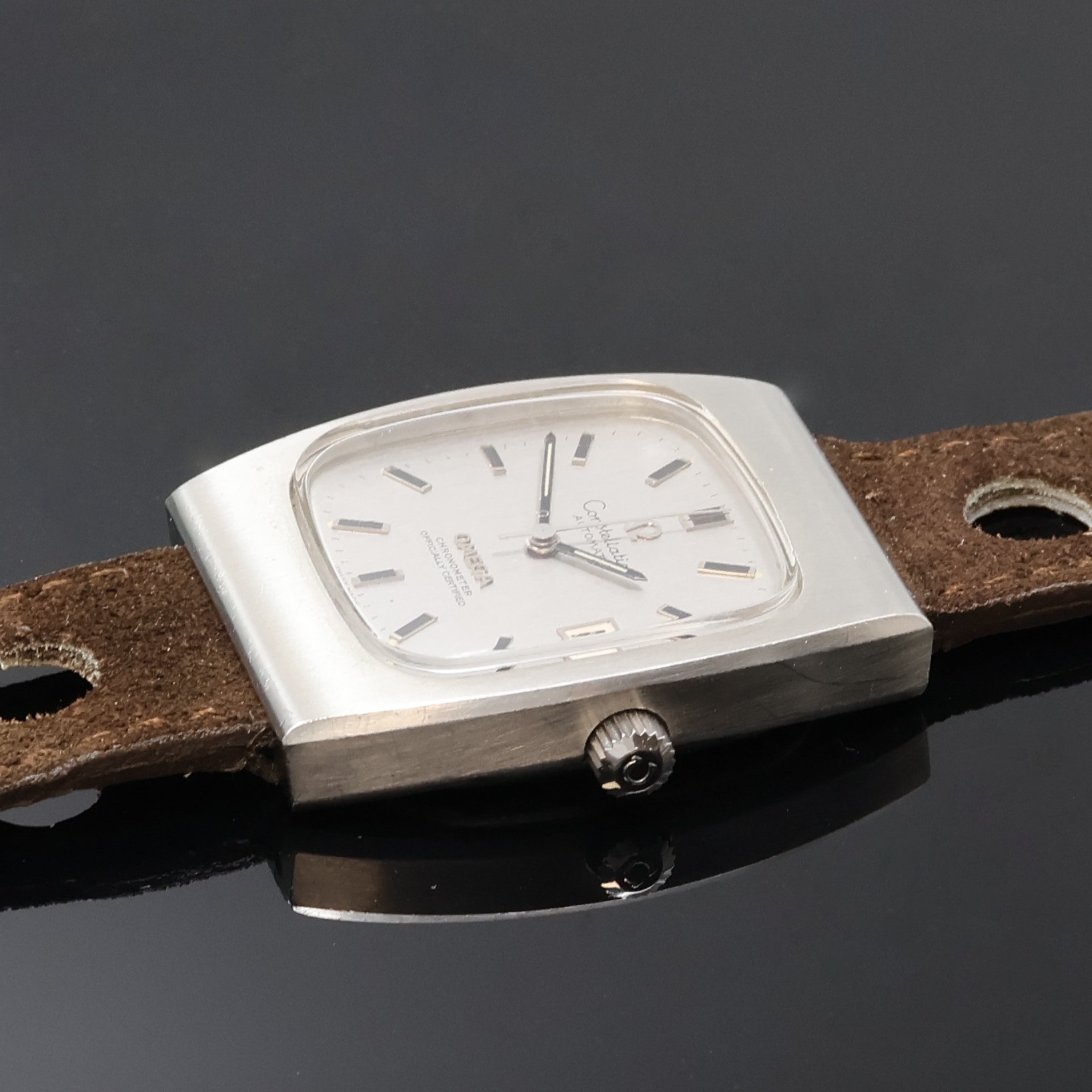 Detail c: OMEGA Constellation Armbandchronometer in Edelstahl Referenz 168.044, Schweiz um 1969, Automatik, rechteck., 3-teil. Geh. inkl. Lederband m. orig. ...